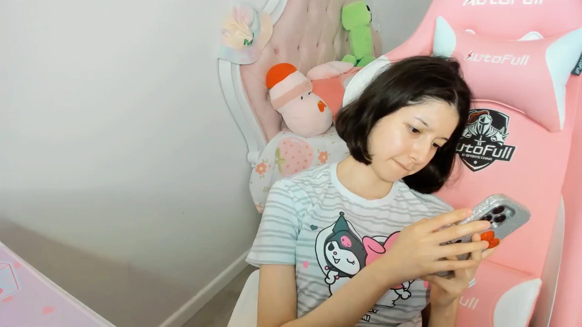 Gallery image thumbnail from Cherrycute666's myfreecams stream on, 09/29/2025, 06:12 image 18 of 20