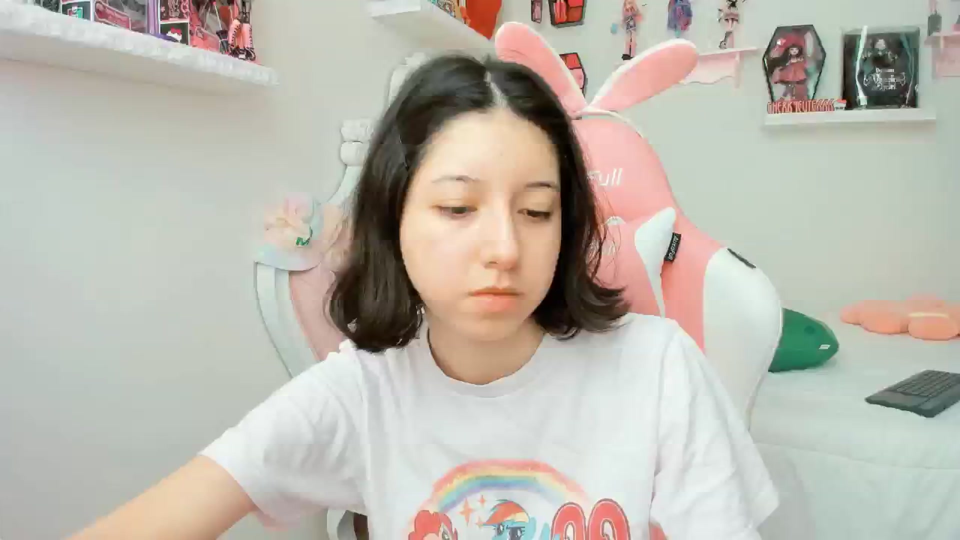 Gallery image thumbnail from Cherrycute666's myfreecams stream on, 10/02/2025, 20:34 image 10 of 20