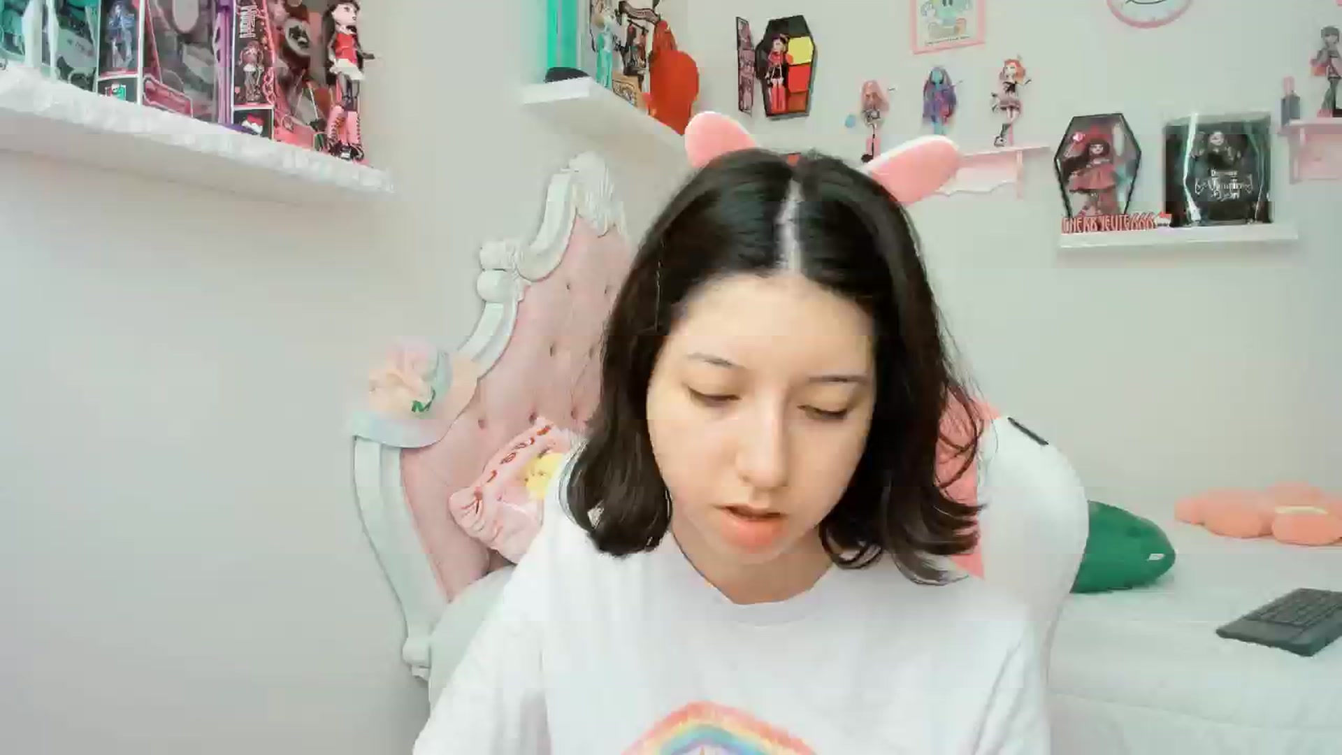 Gallery image thumbnail from Cherrycute666's myfreecams stream on, 10/02/2025, 20:34 image 3 of 20
