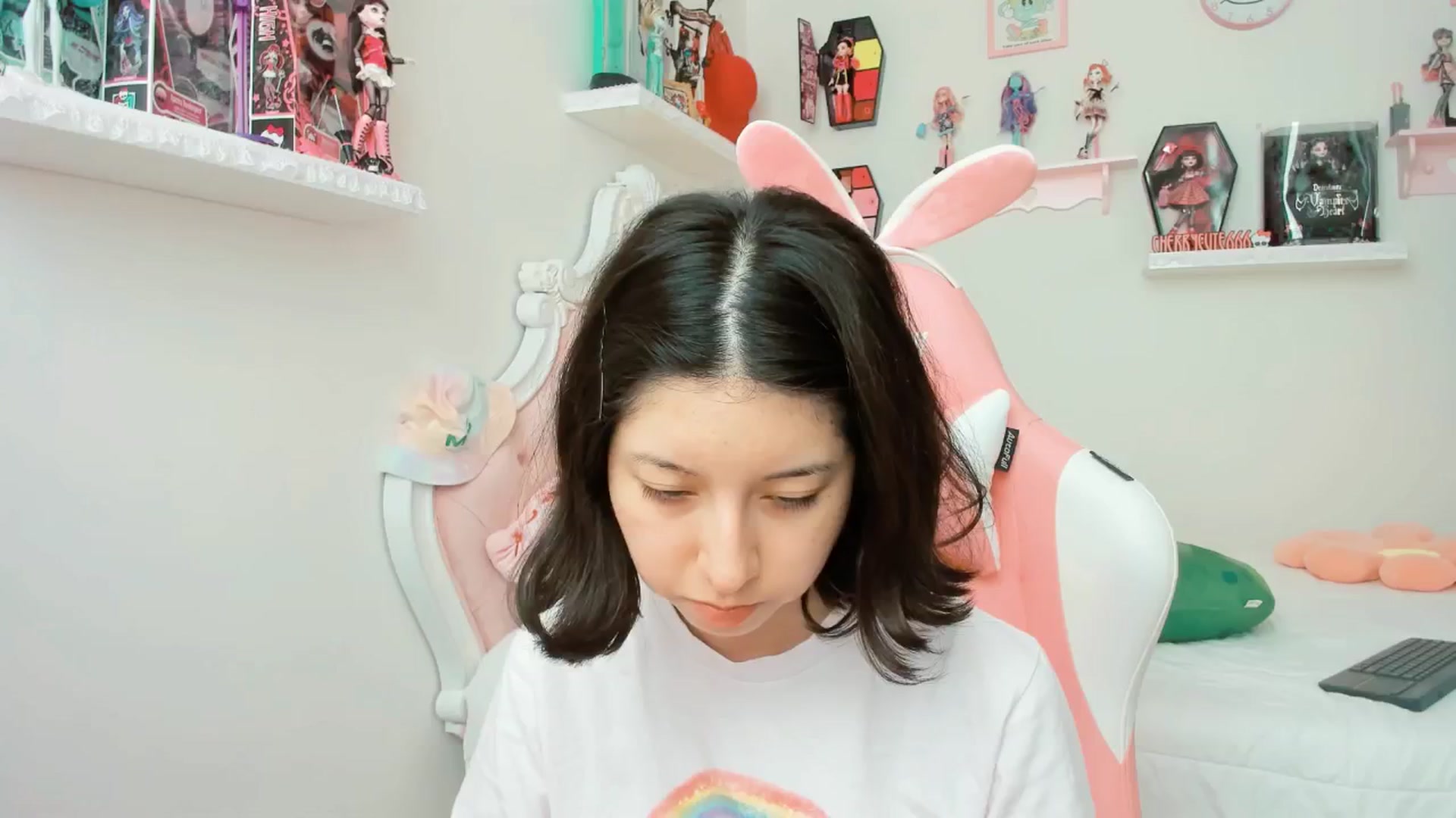 Gallery image thumbnail from Cherrycute666's myfreecams stream on, 10/02/2025, 20:34 image 4 of 20