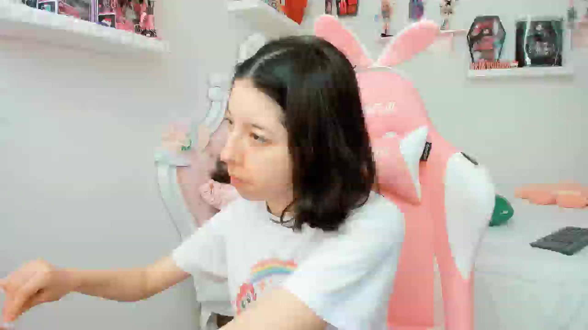 Gallery image thumbnail from Cherrycute666's myfreecams stream on, 10/02/2025, 20:34 image 17 of 20