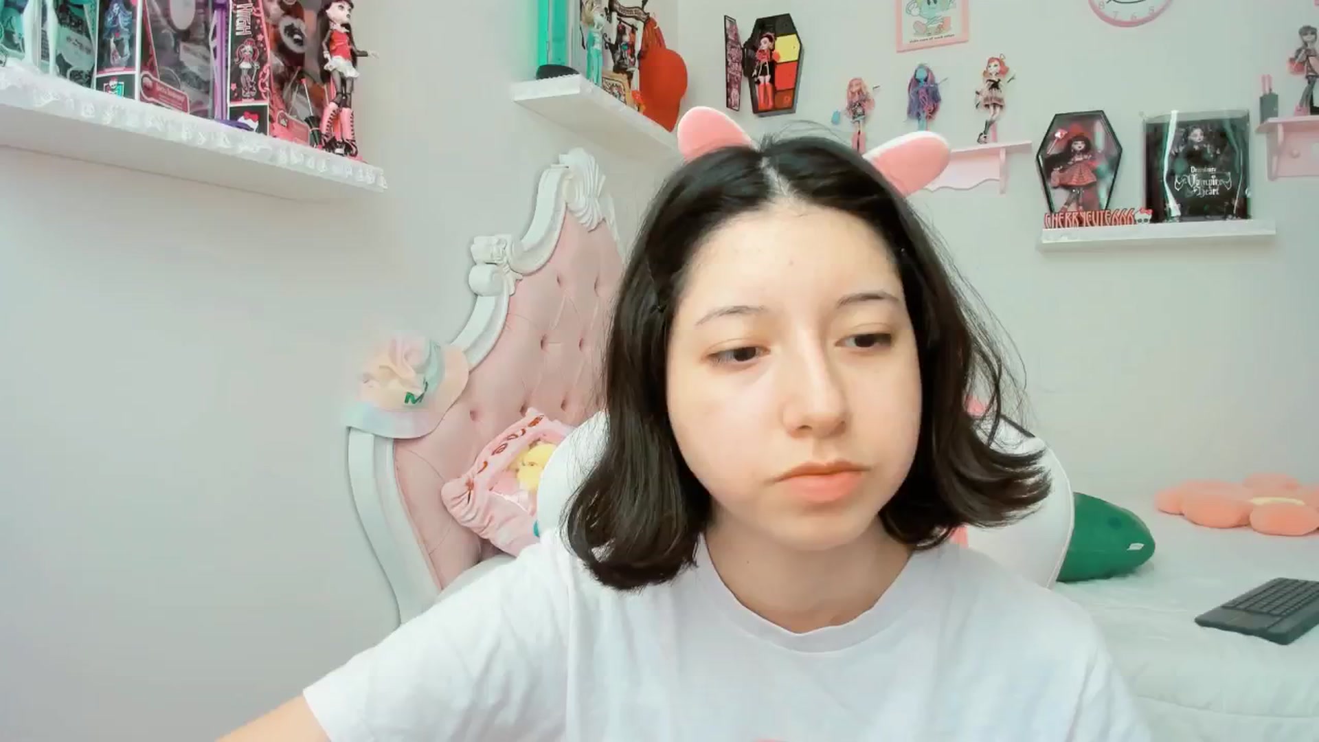 Gallery image thumbnail from Cherrycute666's myfreecams stream on, 10/02/2025, 20:34 image 6 of 20