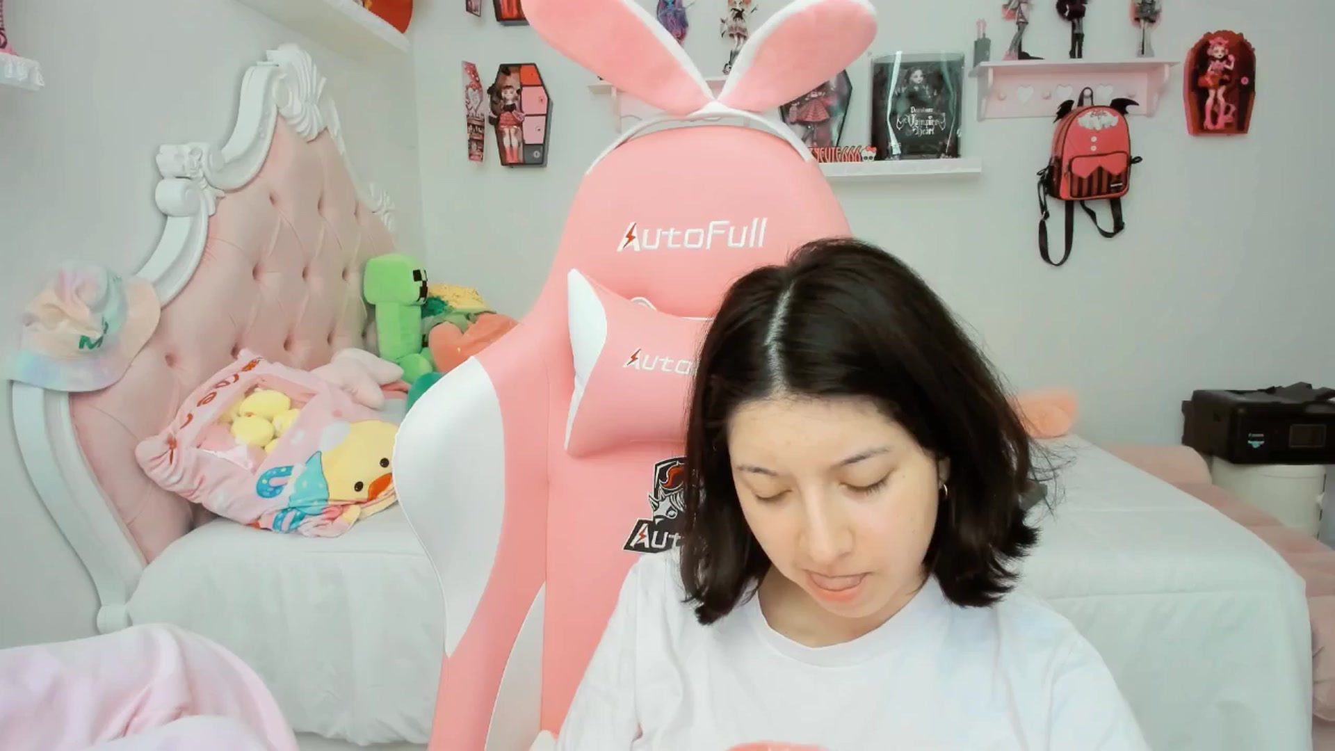 Gallery image thumbnail from Cherrycute666's myfreecams stream on, 10/02/2025, 21:45 image 18 of 20