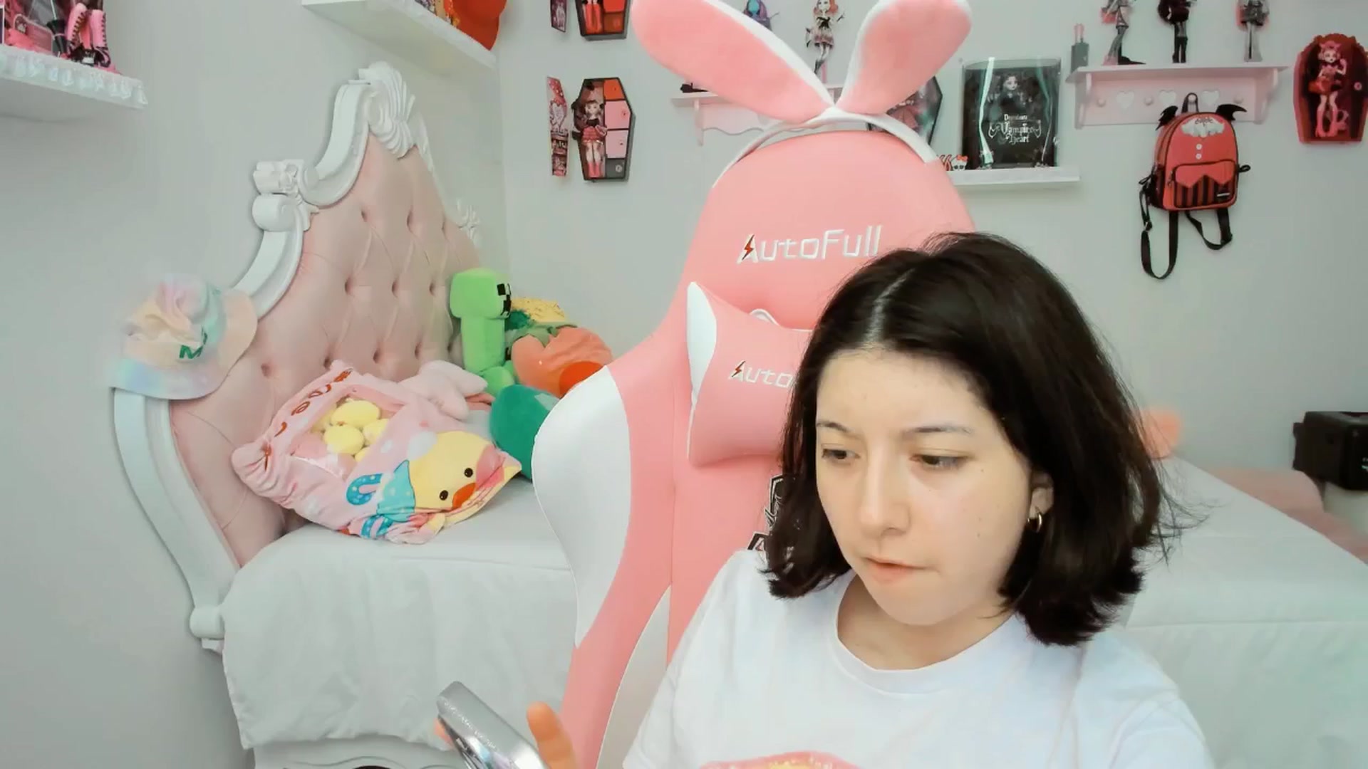 Gallery image thumbnail from Cherrycute666's myfreecams stream on, 10/02/2025, 21:45 image 16 of 20