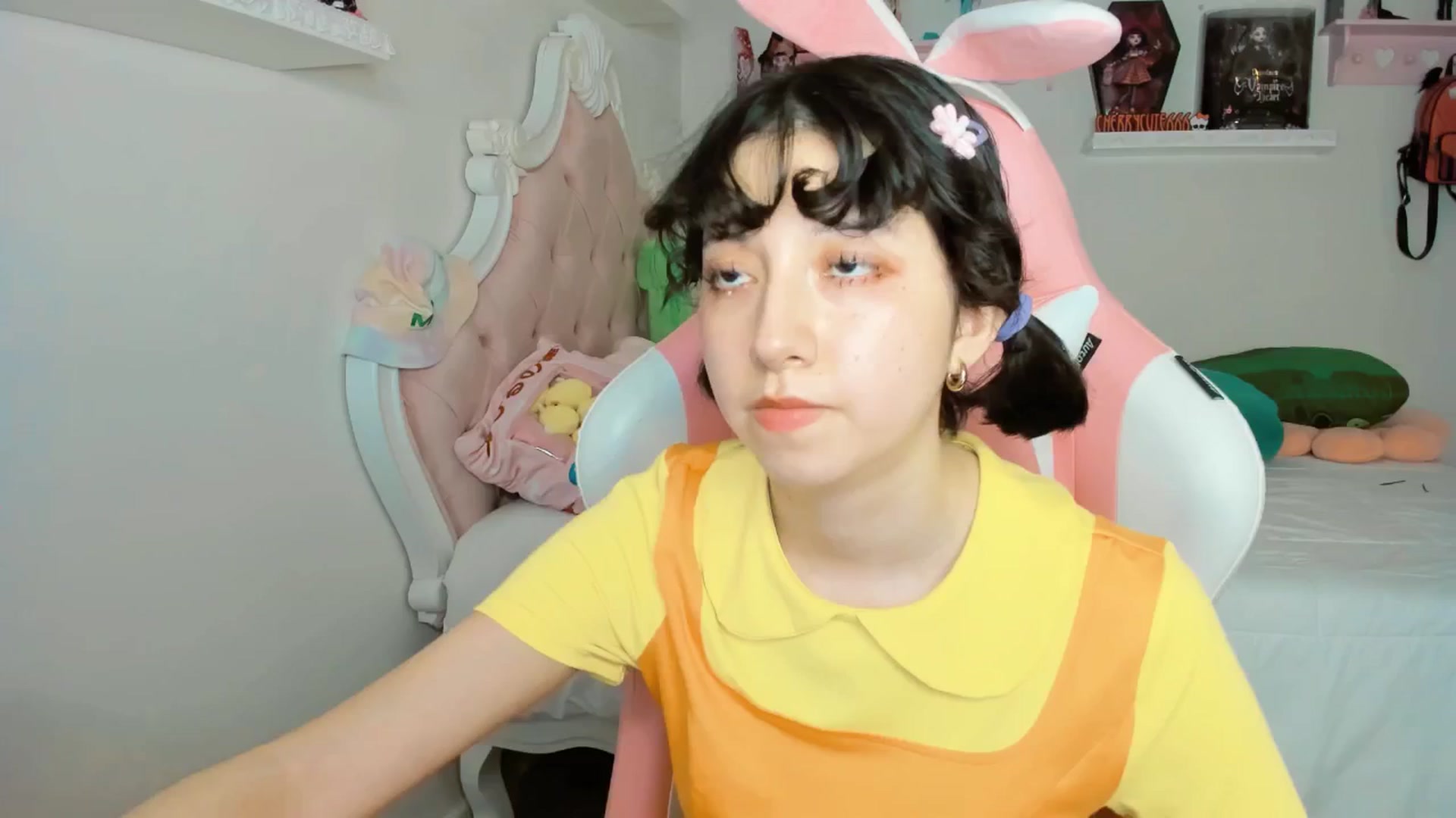 Gallery image thumbnail from Cherrycute666's myfreecams stream on, 10/04/2025, 03:44 image 11 of 20