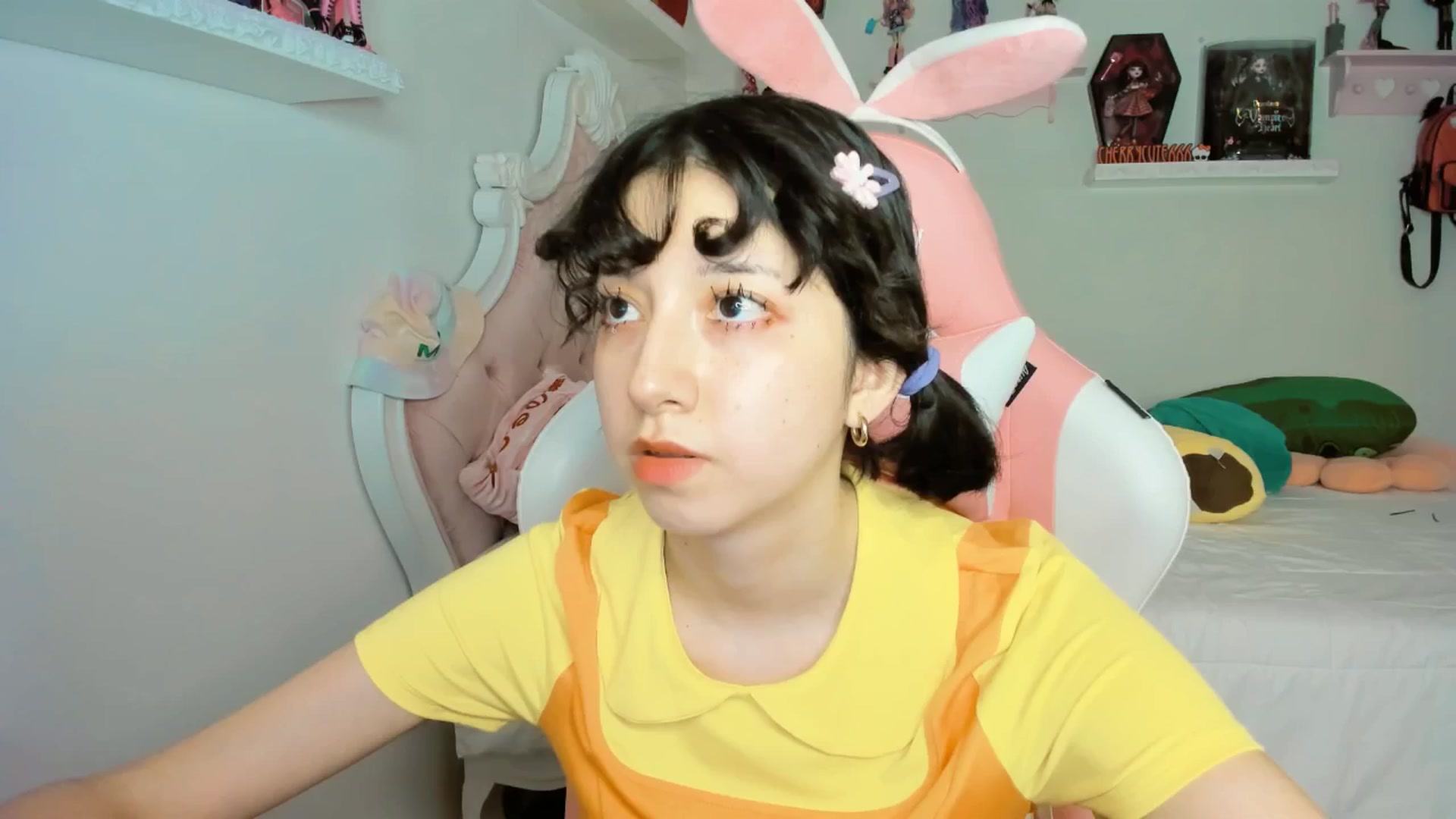 Gallery image thumbnail from Cherrycute666's myfreecams stream on, 10/04/2025, 03:44 image 1 of 20