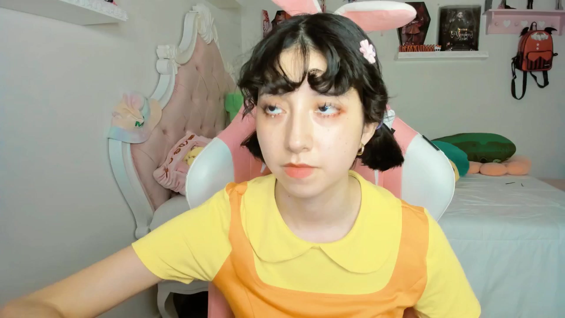 Gallery image thumbnail from Cherrycute666's myfreecams stream on, 10/04/2025, 03:44 image 8 of 20