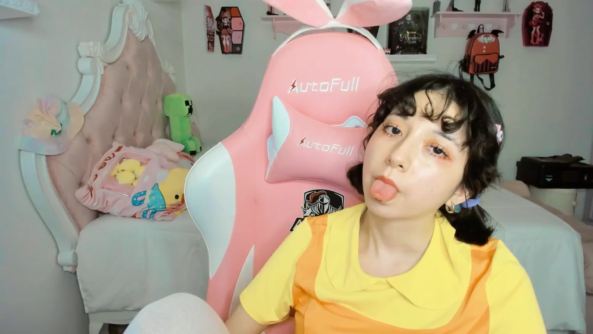 Gallery image thumbnail from Cherrycute666's myfreecams stream on, 10/04/2025, 06:03 image 17 of 20