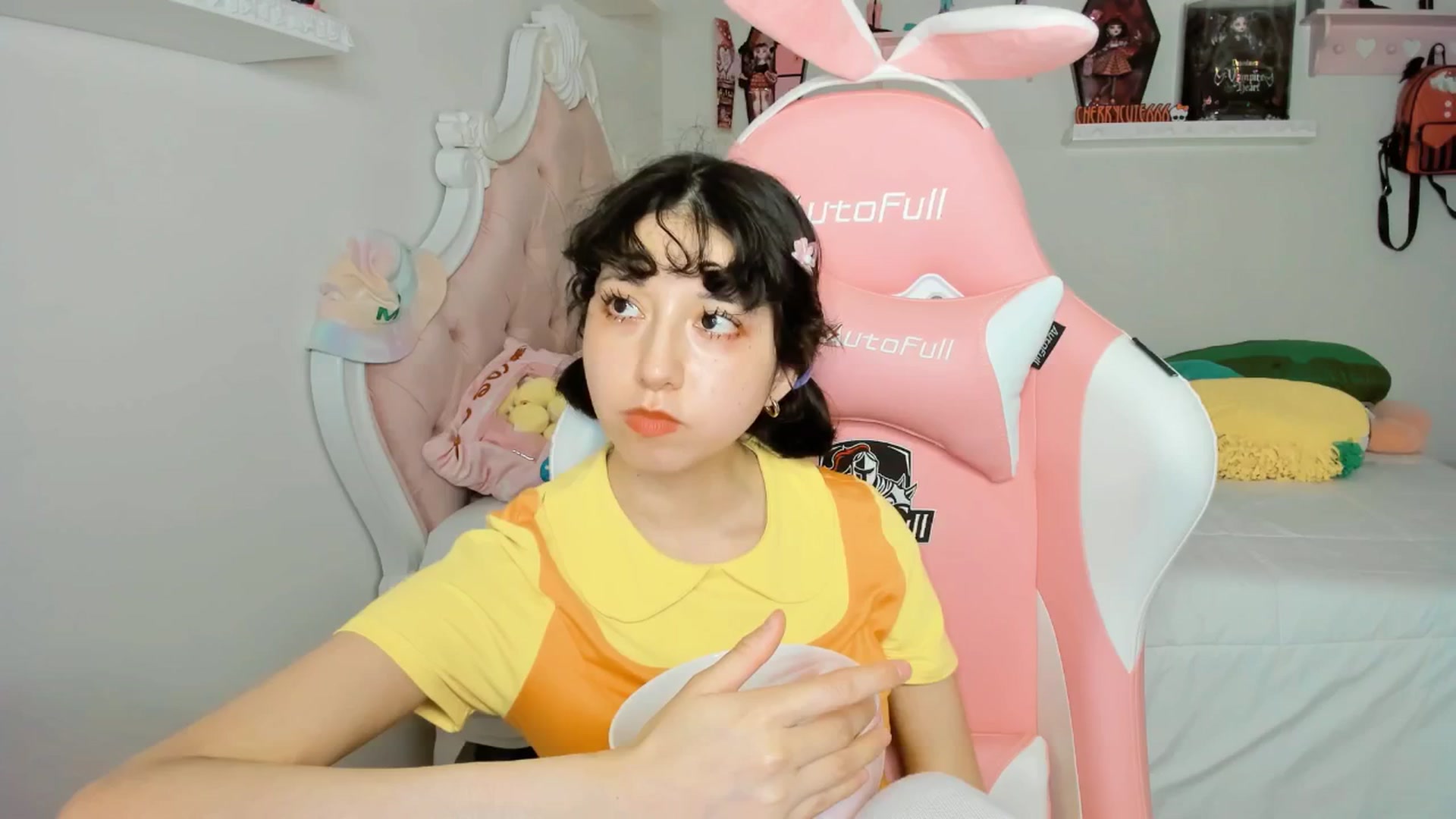 Gallery image thumbnail from Cherrycute666's myfreecams stream on, 10/04/2025, 06:03 image 11 of 20