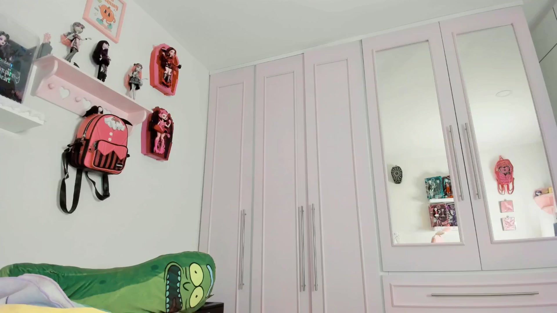 Gallery image thumbnail from Cherrycute666's myfreecams stream on, 10/04/2025, 10:26 image 16 of 20