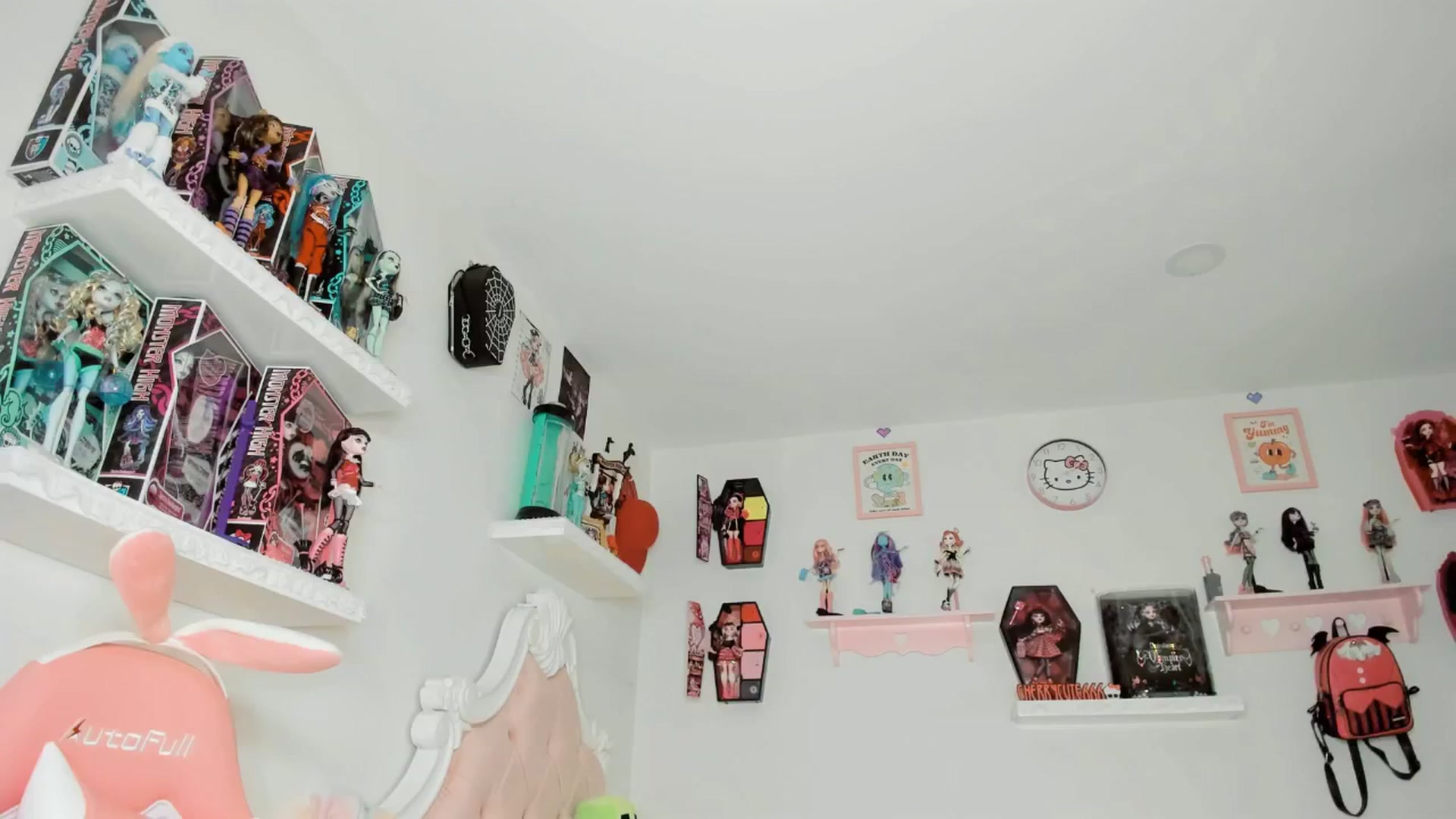 Gallery image thumbnail from Cherrycute666's myfreecams stream on, 10/04/2025, 10:26 image 3 of 20