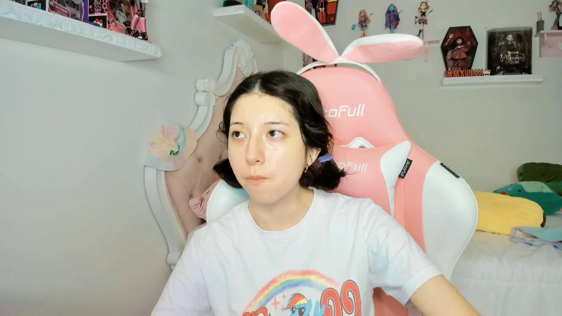 Gallery image thumbnail from Cherrycute666's myfreecams stream on, 10/04/2025, 10:26 image 5 of 20