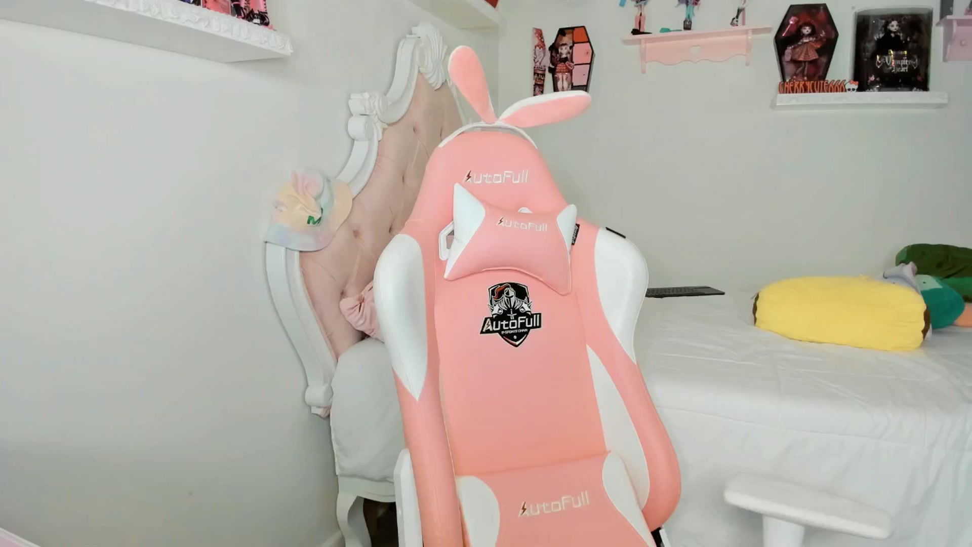 Gallery image thumbnail from Cherrycute666's myfreecams stream on, 10/05/2025, 02:37 image 9 of 20
