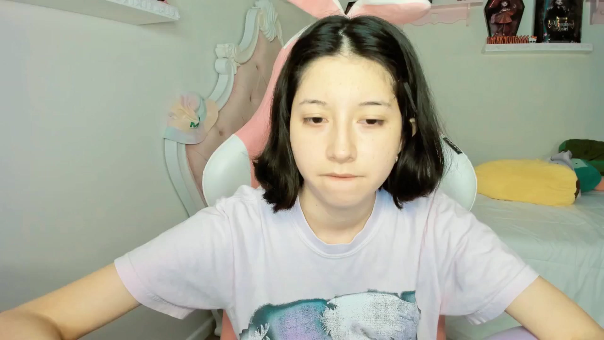 Gallery image thumbnail from Cherrycute666's myfreecams stream on, 10/05/2025, 02:37 image 7 of 20