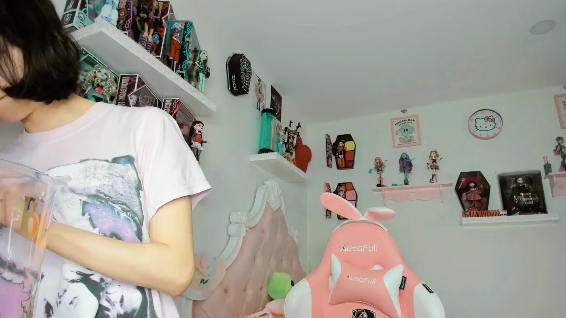 Gallery image thumbnail from Cherrycute666's myfreecams stream on, 10/05/2025, 05:05 image 9 of 20