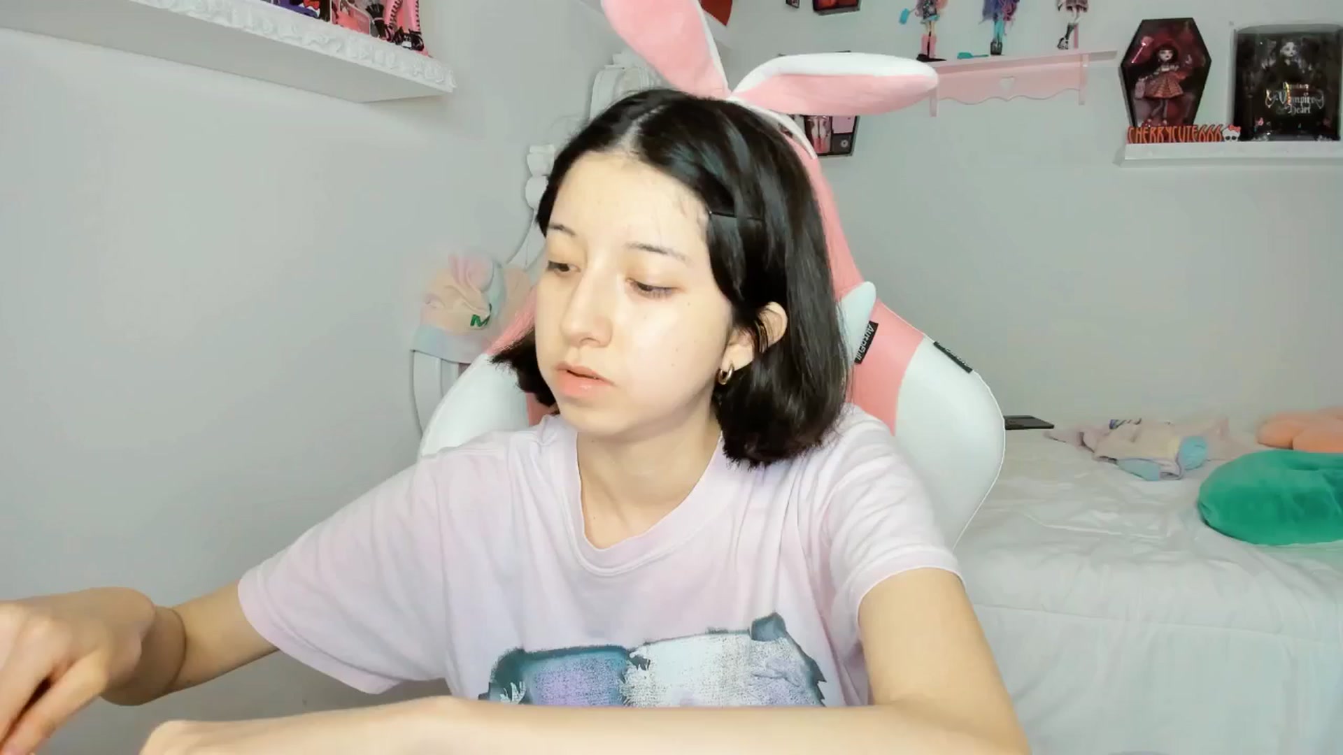 Gallery image thumbnail from Cherrycute666's myfreecams stream on, 10/05/2025, 05:05 image 19 of 20