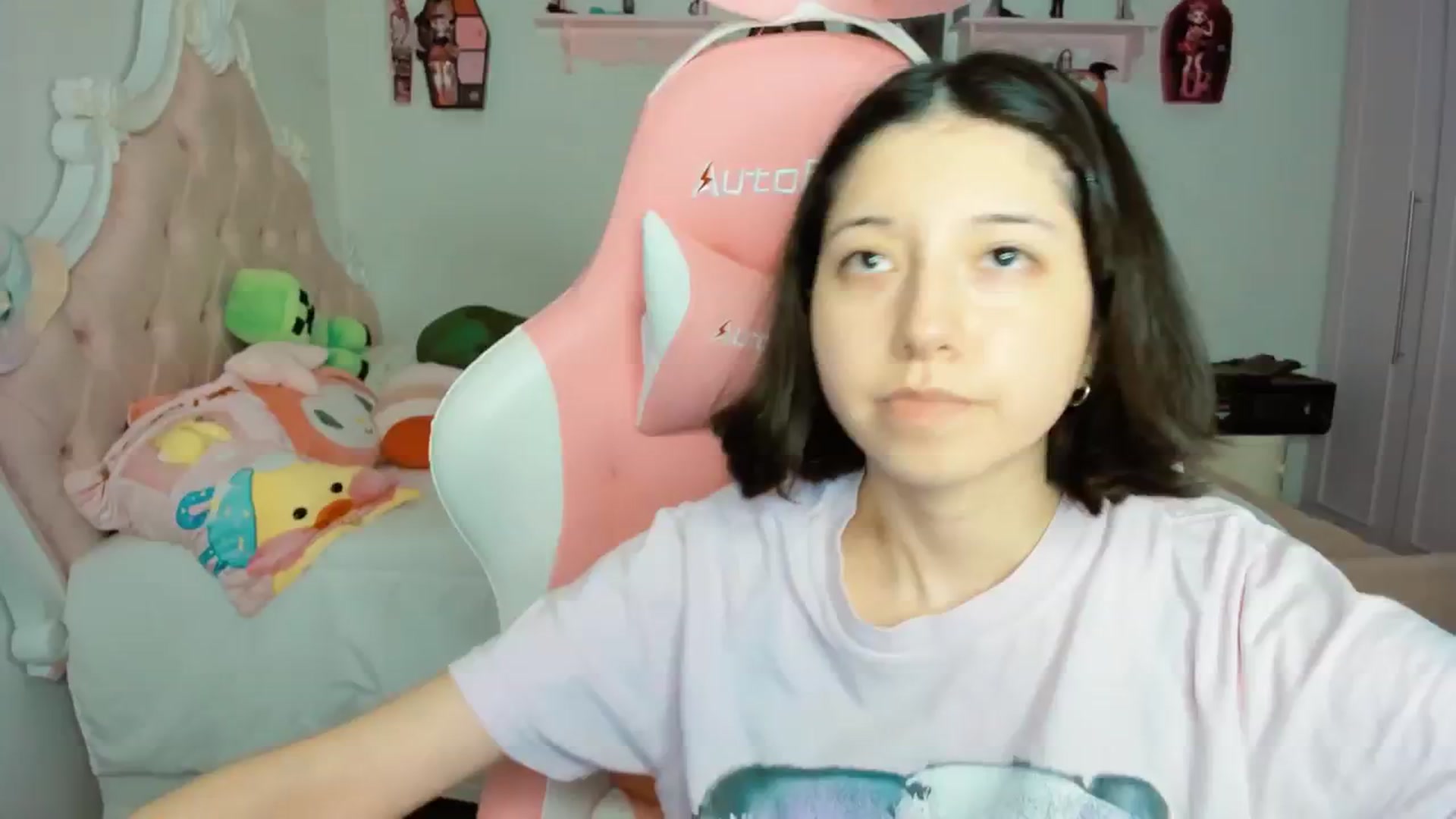 Gallery image thumbnail from Cherrycute666's myfreecams stream on, 10/05/2025, 08:43 image 11 of 20