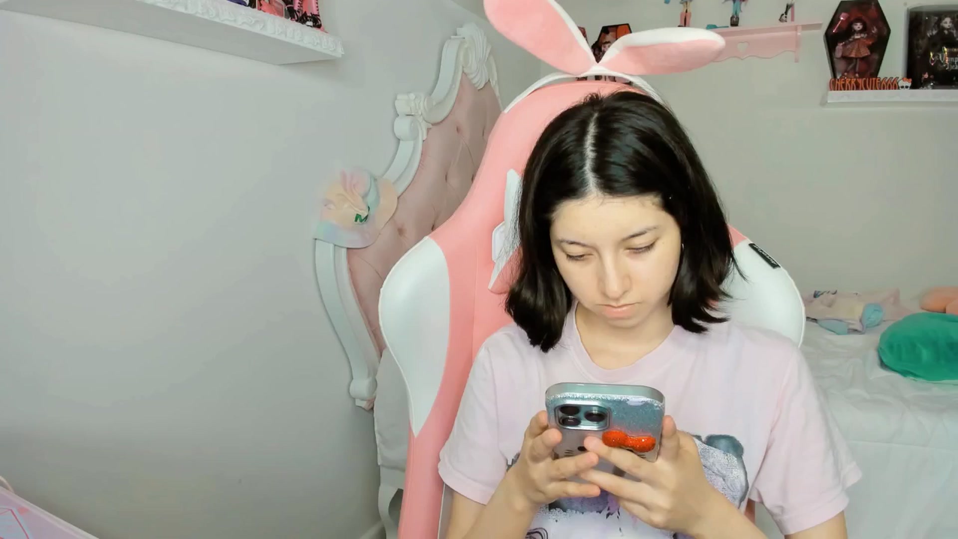Gallery image thumbnail from Cherrycute666's myfreecams stream on, 10/05/2025, 08:43 image 5 of 20