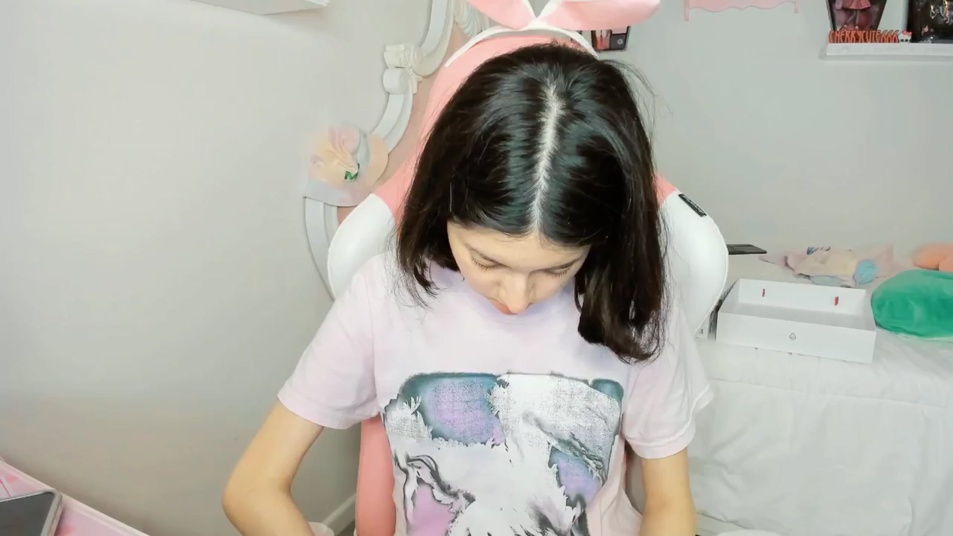 Gallery image thumbnail from Cherrycute666's myfreecams stream on, 10/05/2025, 08:43 image 2 of 20