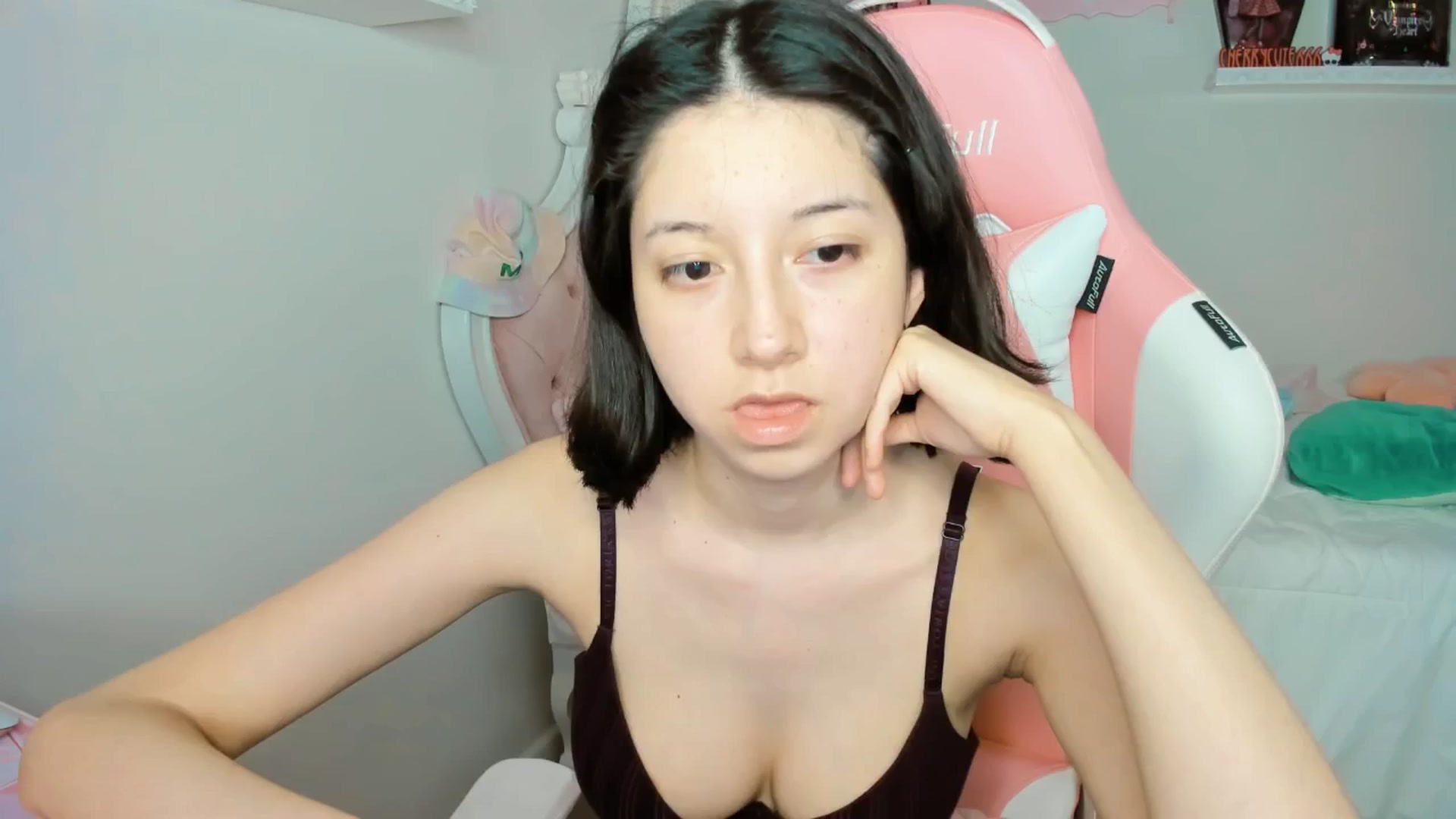 Gallery image thumbnail from Cherrycute666's myfreecams stream on, 10/05/2025, 08:43 image 17 of 20