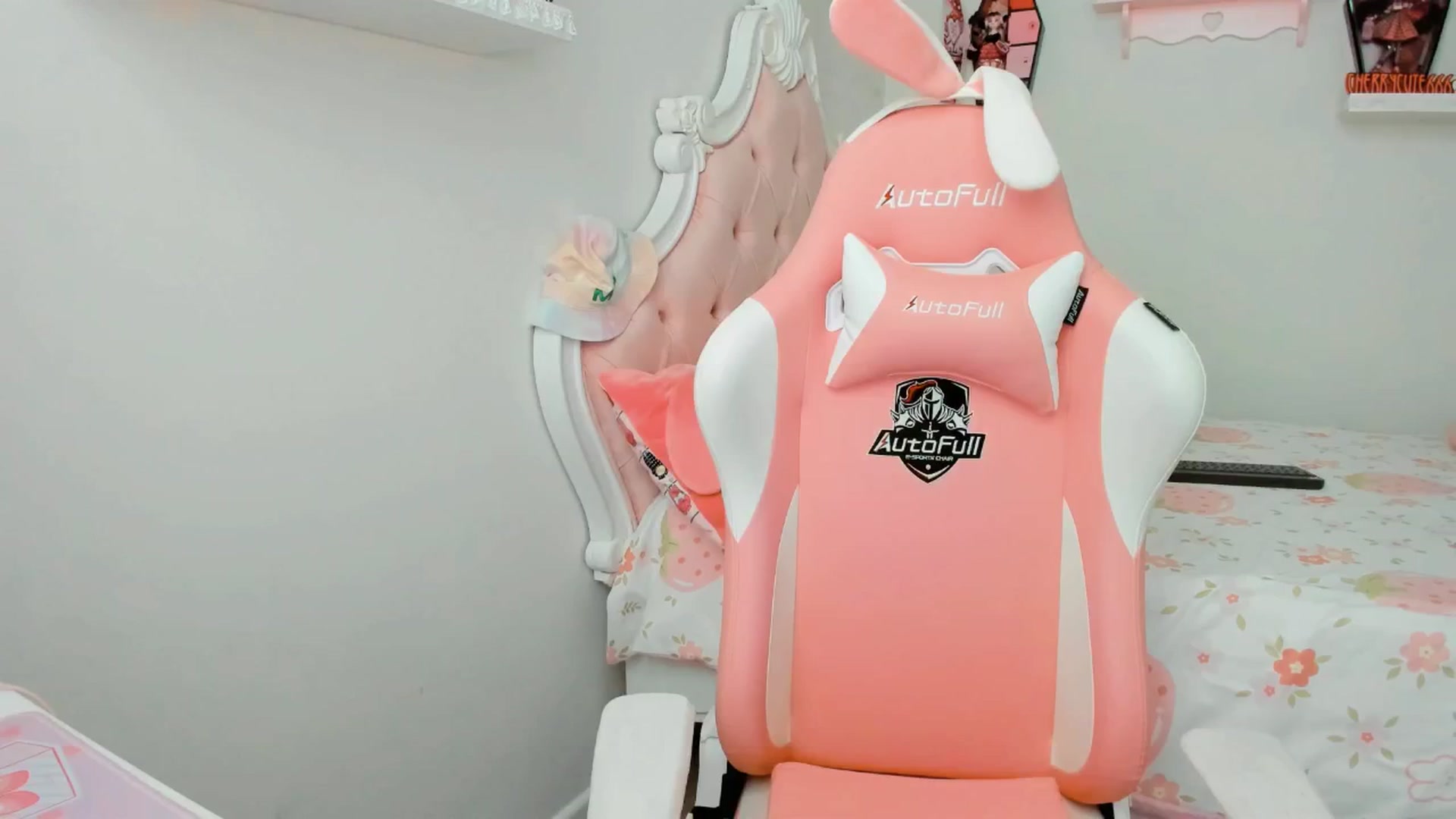 Gallery image thumbnail from Cherrycute666's myfreecams stream on, 10/09/2025, 23:57 image 7 of 20