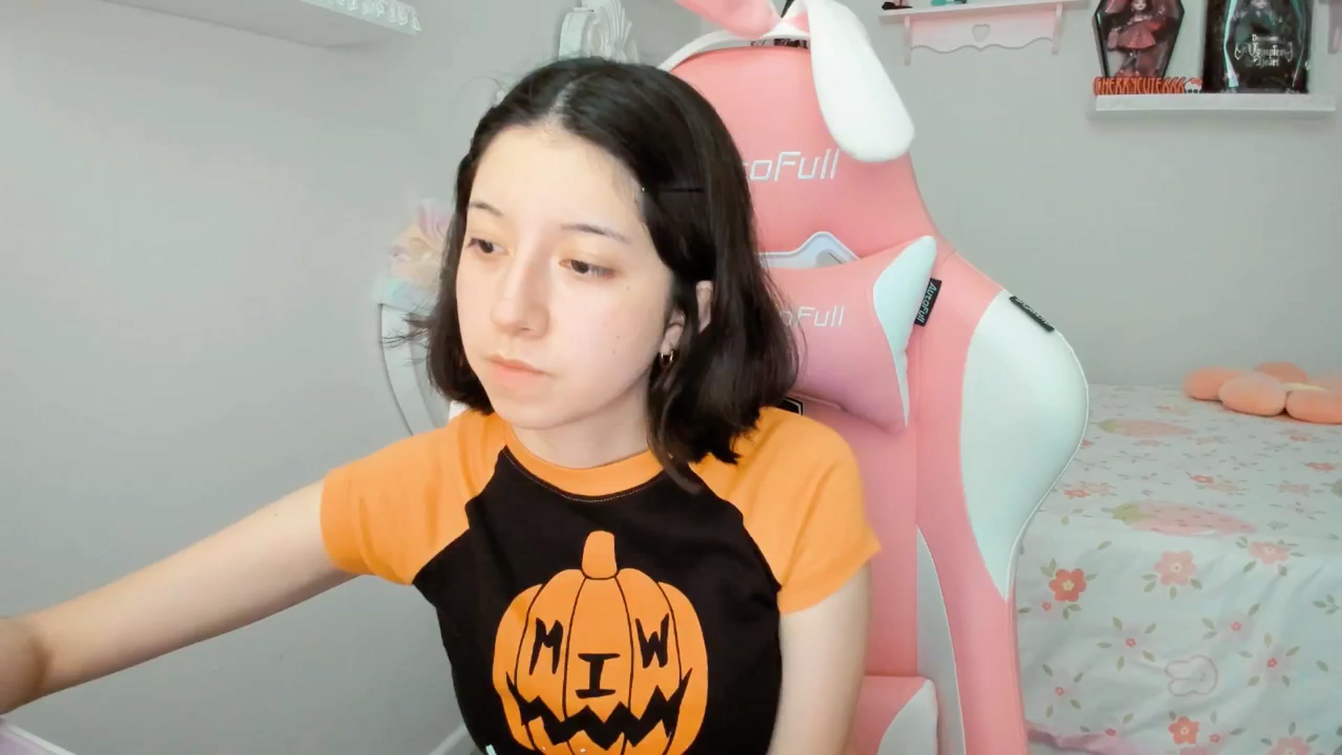 Gallery image thumbnail from Cherrycute666's myfreecams stream on, 10/09/2025, 23:57 image 13 of 20
