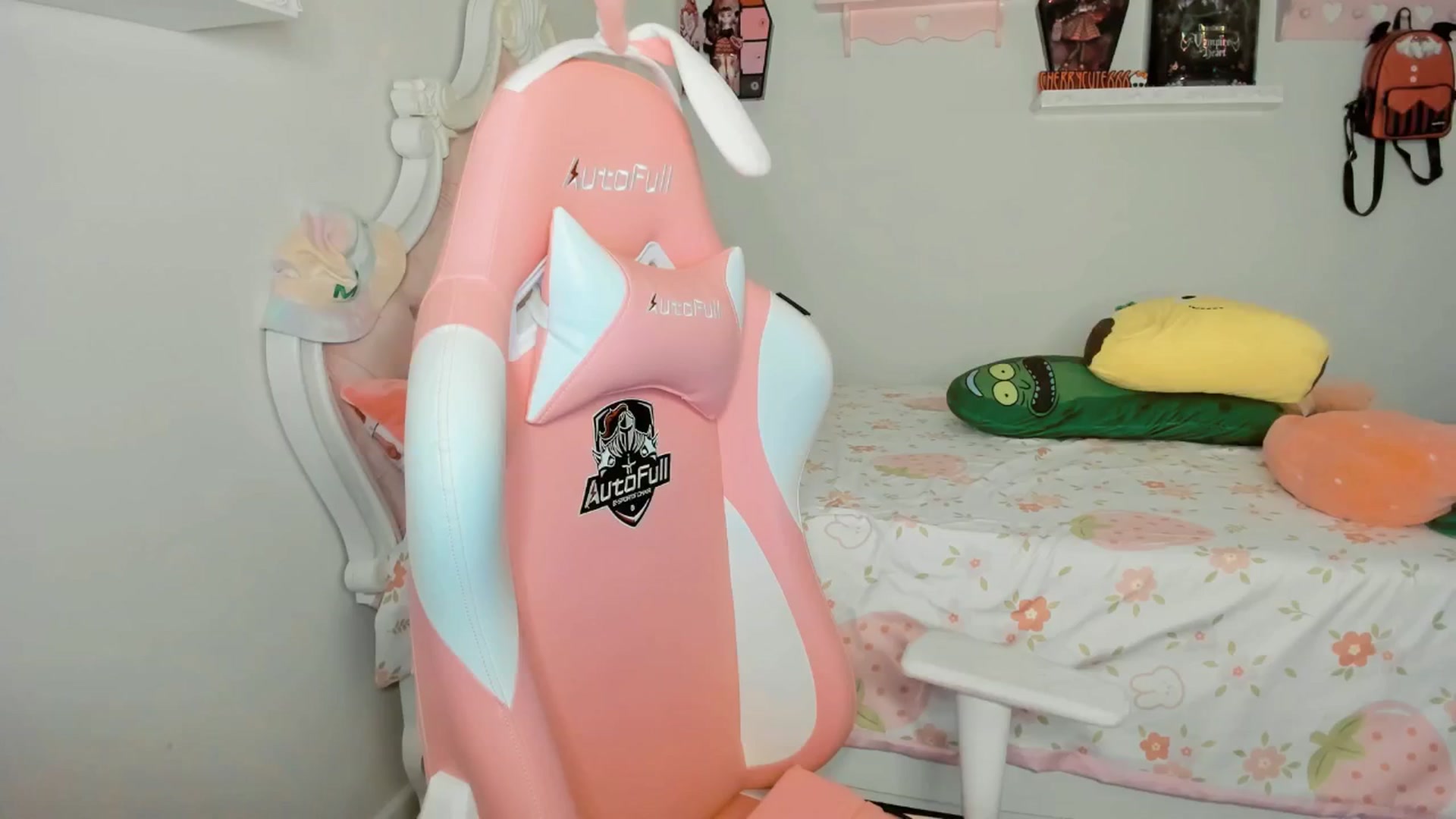 Gallery image thumbnail from Cherrycute666's myfreecams stream on, 10/10/2025, 04:04 image 9 of 20