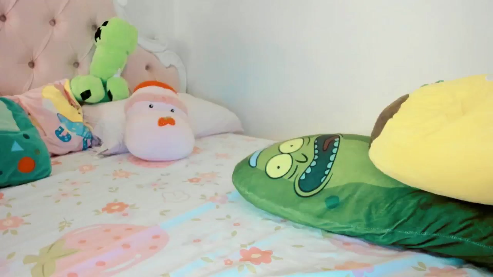 Gallery image thumbnail from Cherrycute666's myfreecams stream on, 10/10/2025, 04:04 image 6 of 20