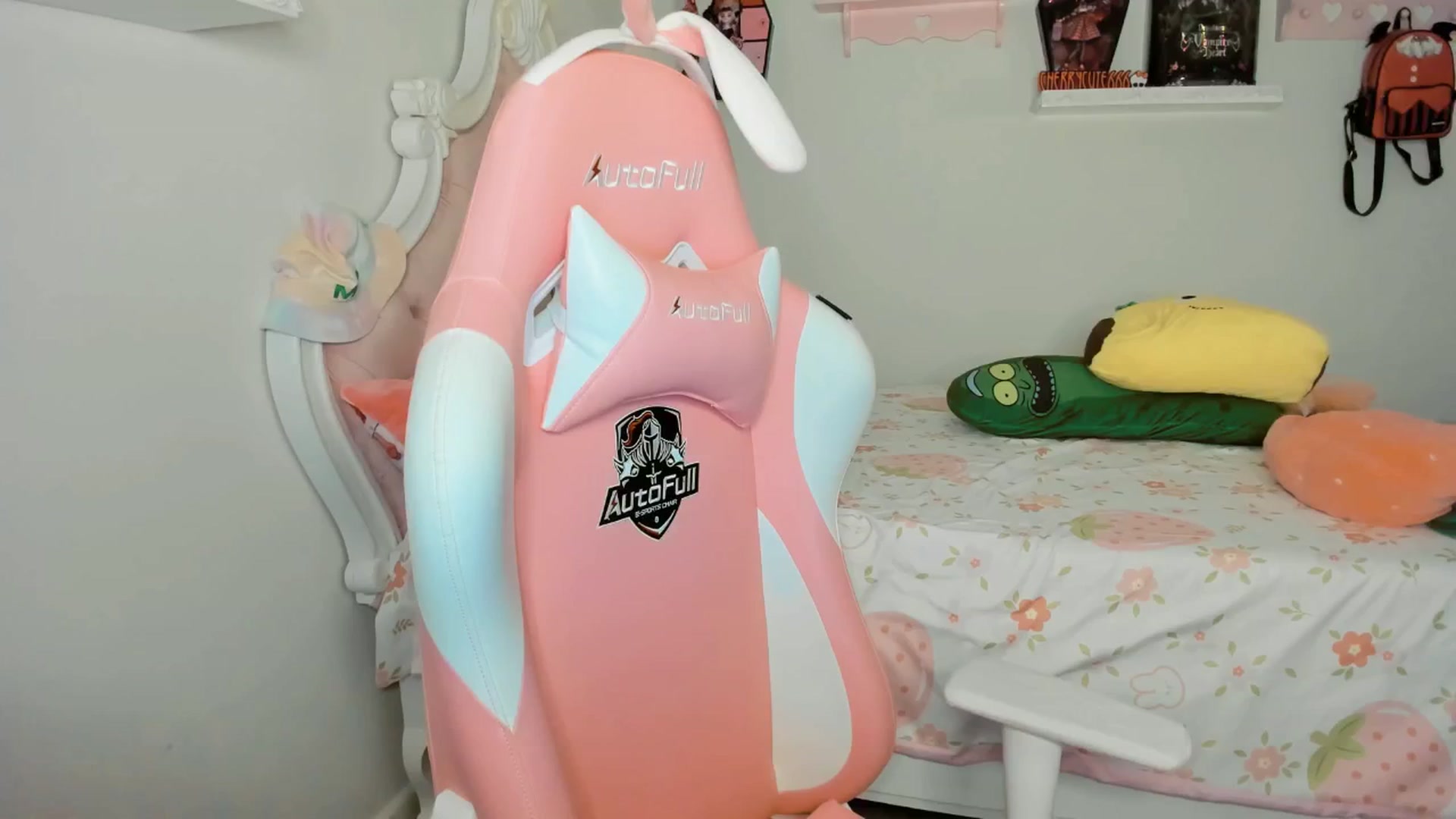 Gallery image thumbnail from Cherrycute666's myfreecams stream on, 10/10/2025, 04:04 image 8 of 20