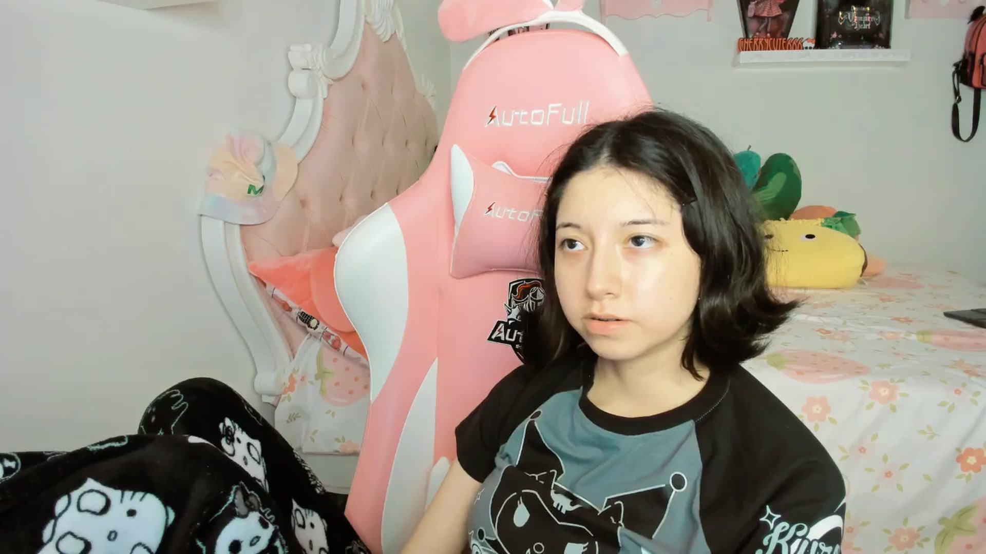Gallery image thumbnail from Cherrycute666's myfreecams stream on, 10/11/2025, 24:08 image 17 of 20