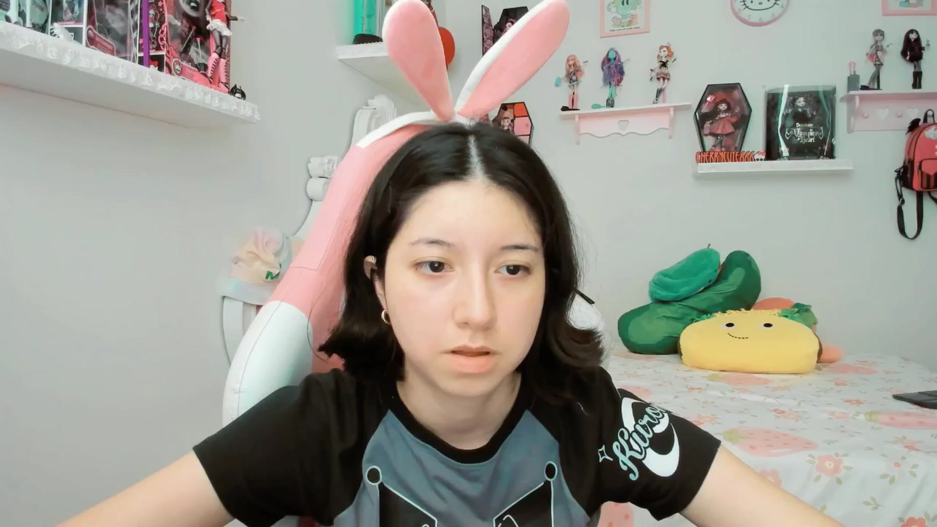 Gallery image thumbnail from Cherrycute666's myfreecams stream on, 10/11/2025, 24:08 image 6 of 20