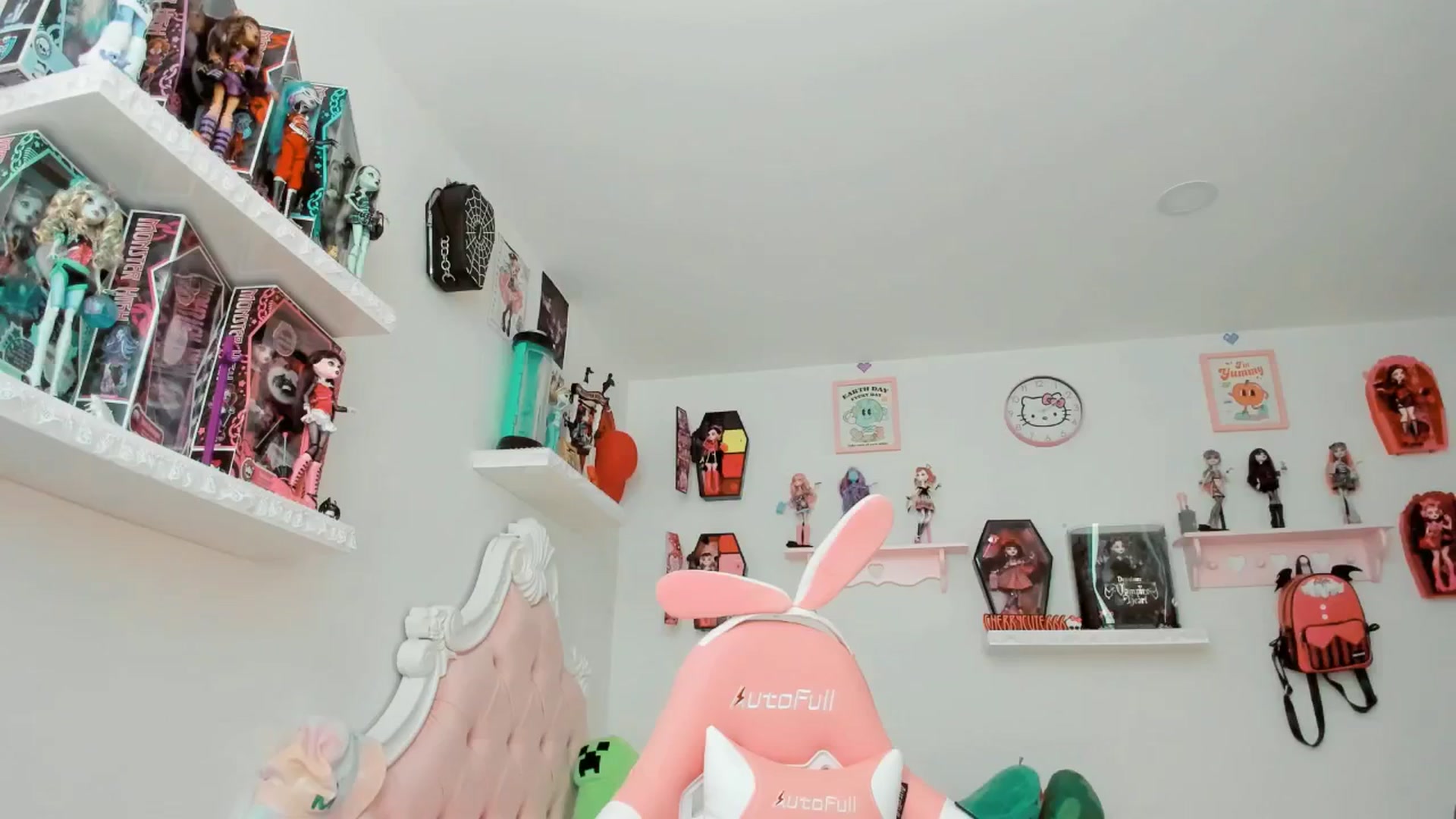 Gallery image thumbnail from Cherrycute666's myfreecams stream on, 10/11/2025, 24:08 image 12 of 20