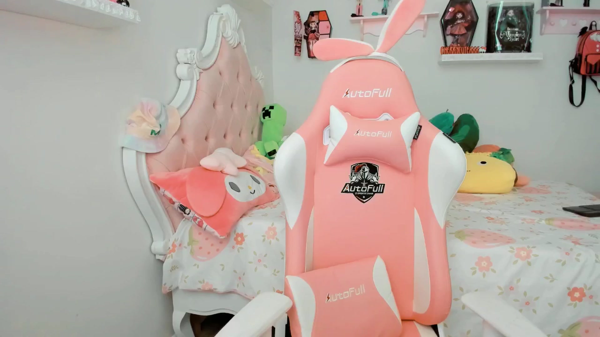 Gallery image thumbnail from Cherrycute666's myfreecams stream on, 10/11/2025, 24:08 image 11 of 20