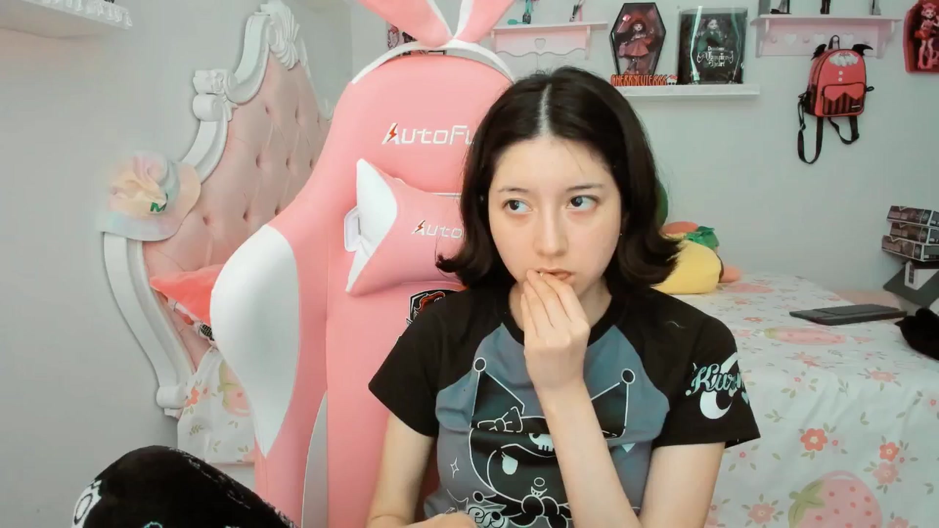 Gallery image thumbnail from Cherrycute666's myfreecams stream on, 10/11/2025, 24:08 image 9 of 20