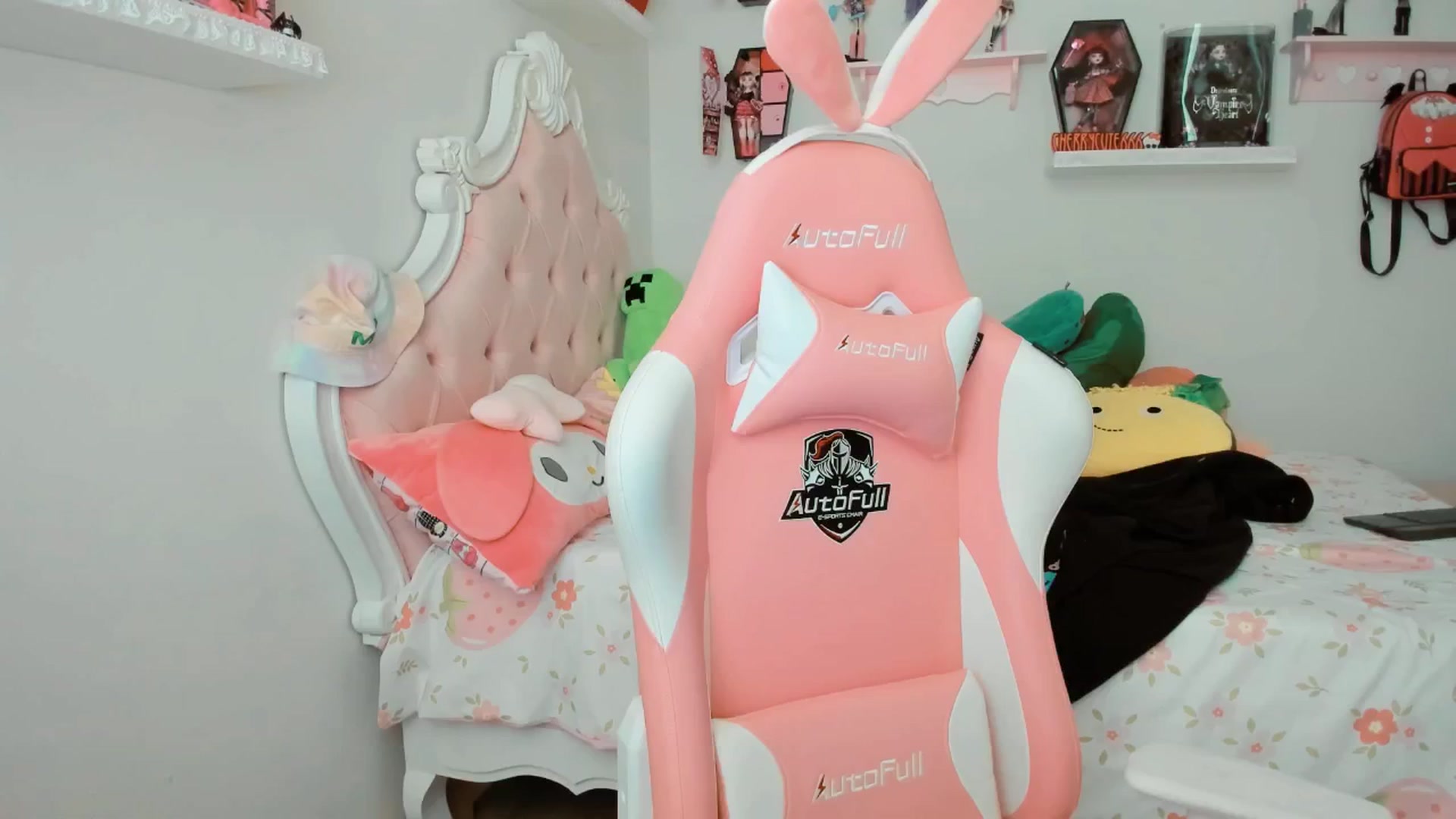 Gallery image thumbnail from Cherrycute666's myfreecams stream on, 10/11/2025, 24:08 image 2 of 20