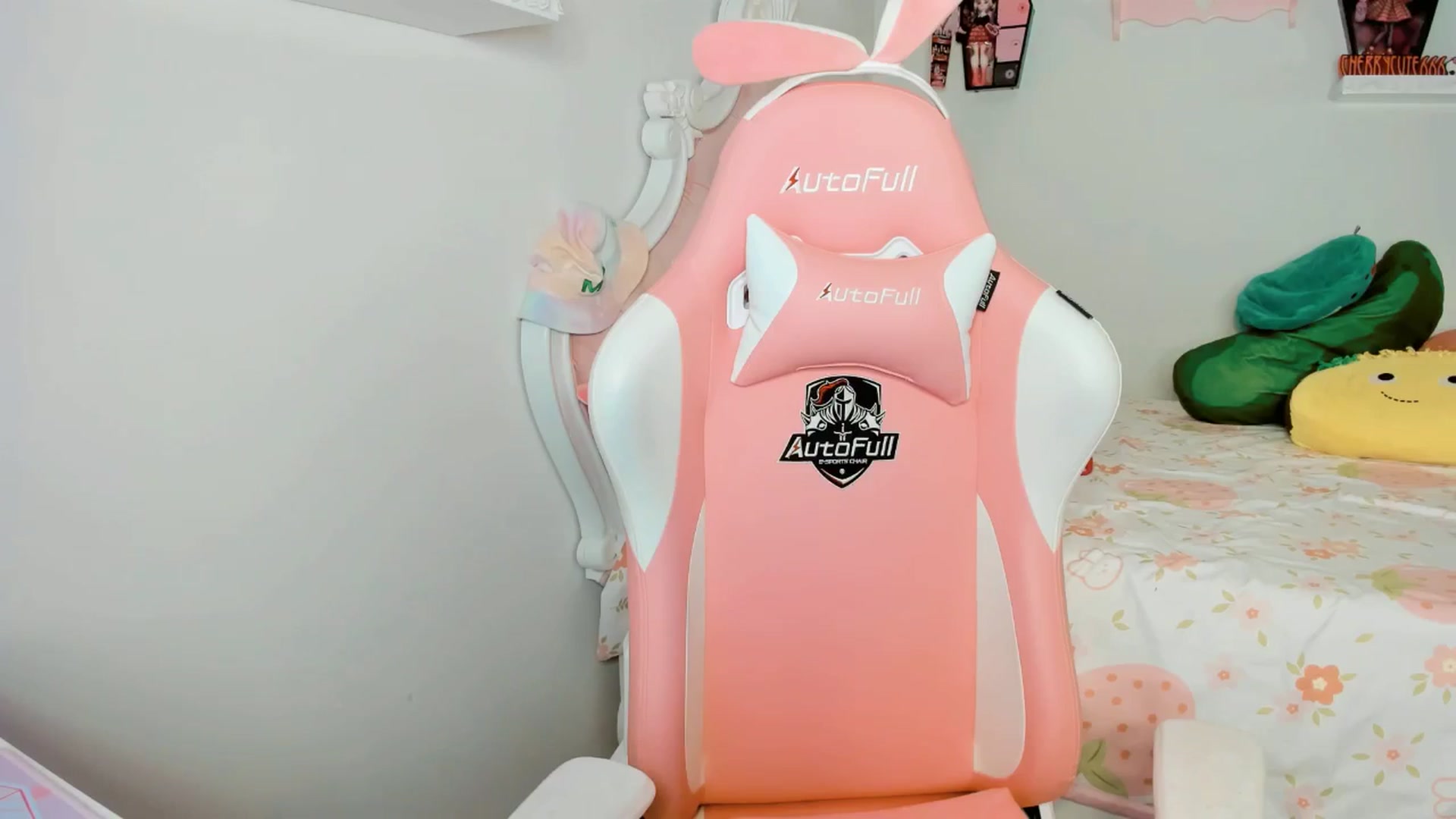 Gallery image thumbnail from Cherrycute666's myfreecams stream on, 10/11/2025, 24:08 image 16 of 20