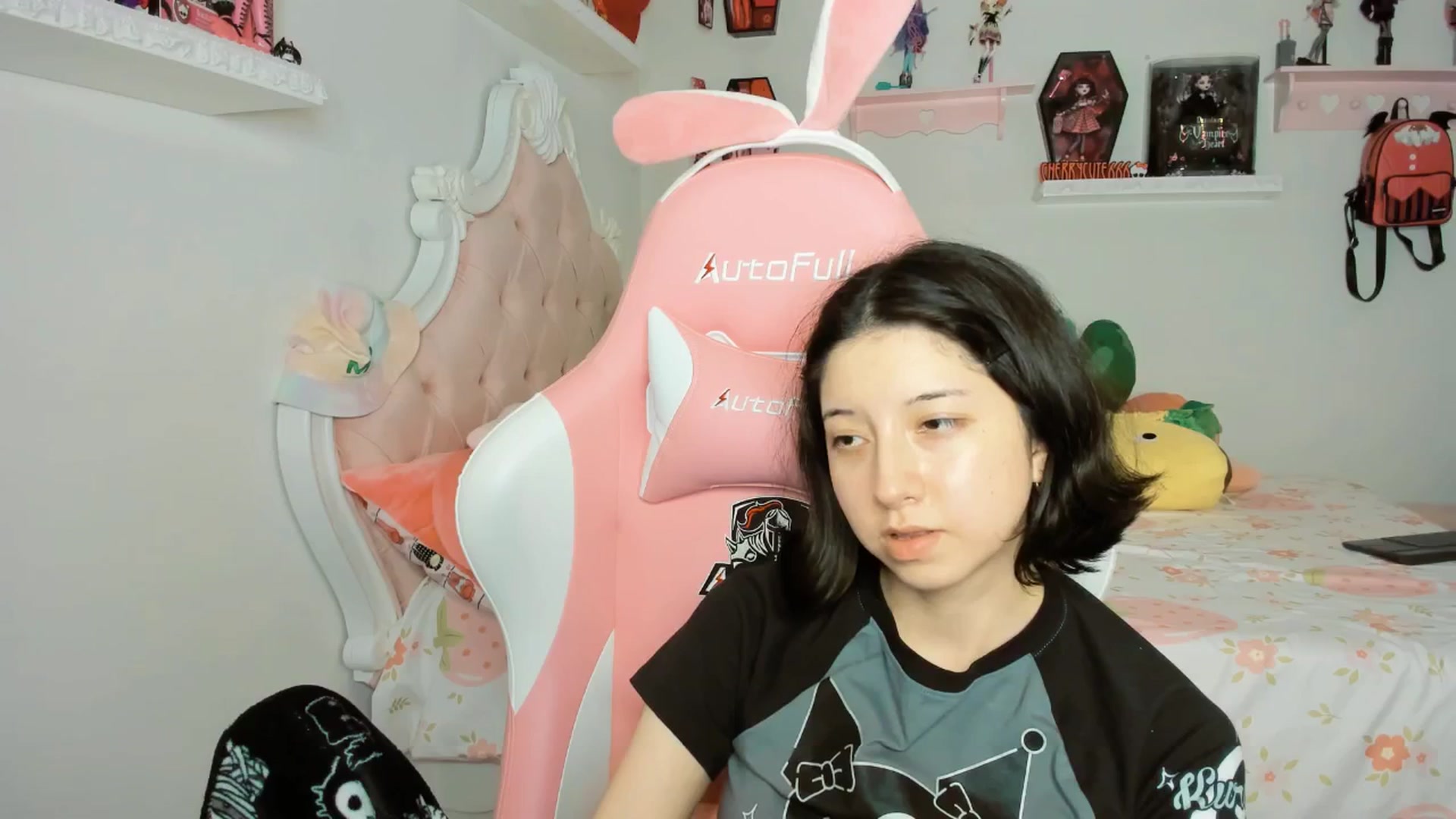 Gallery image thumbnail from Cherrycute666's myfreecams stream on, 10/11/2025, 24:49 image 14 of 20
