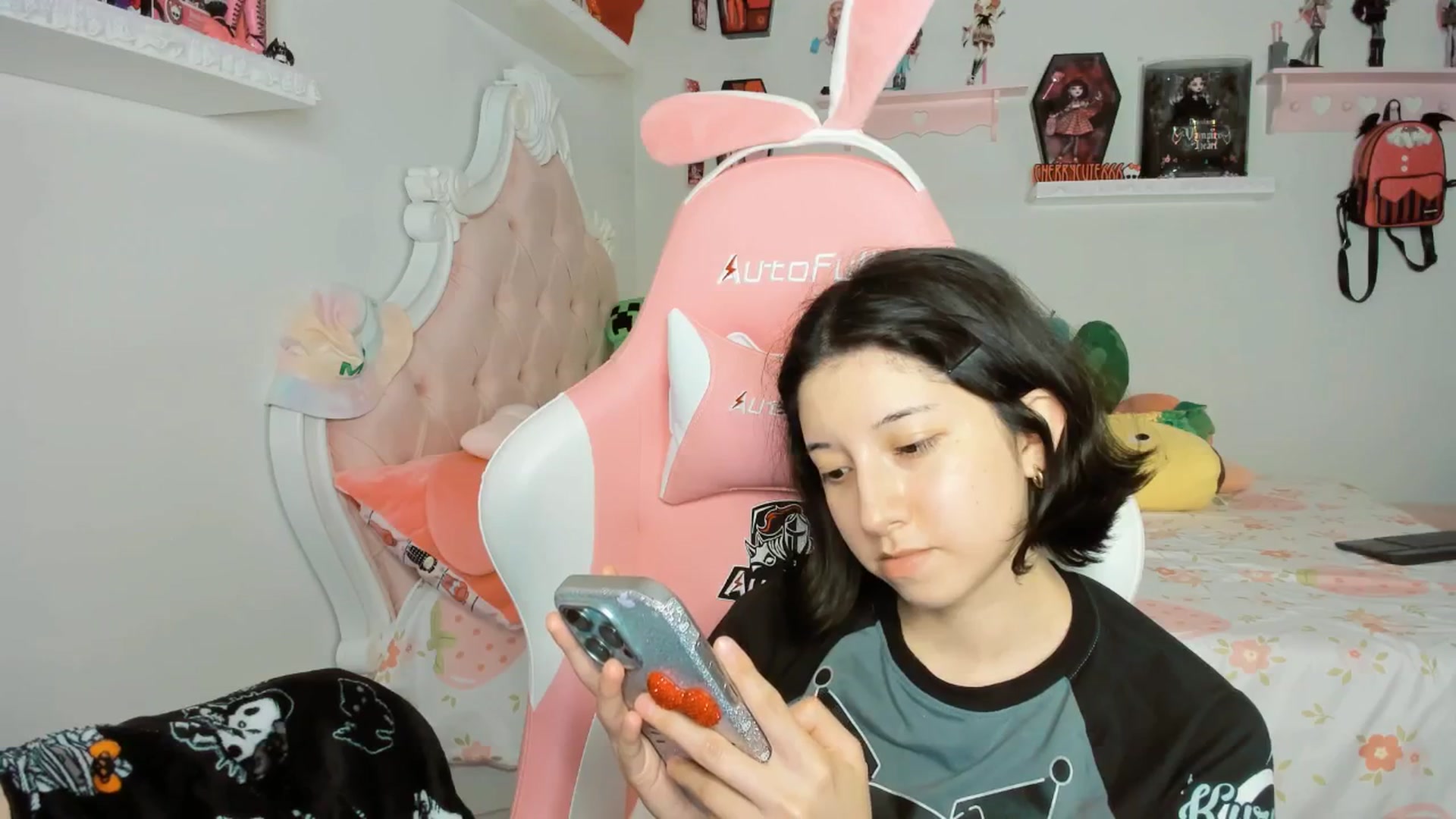 Gallery image thumbnail from Cherrycute666's myfreecams stream on, 10/11/2025, 24:49 image 9 of 20