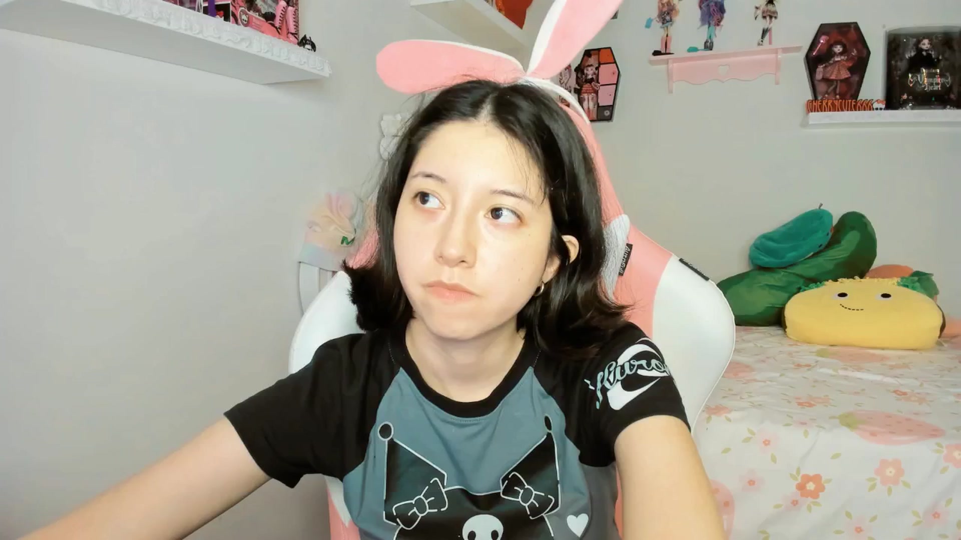 Gallery image thumbnail from Cherrycute666's myfreecams stream on, 10/11/2025, 24:49 image 6 of 20