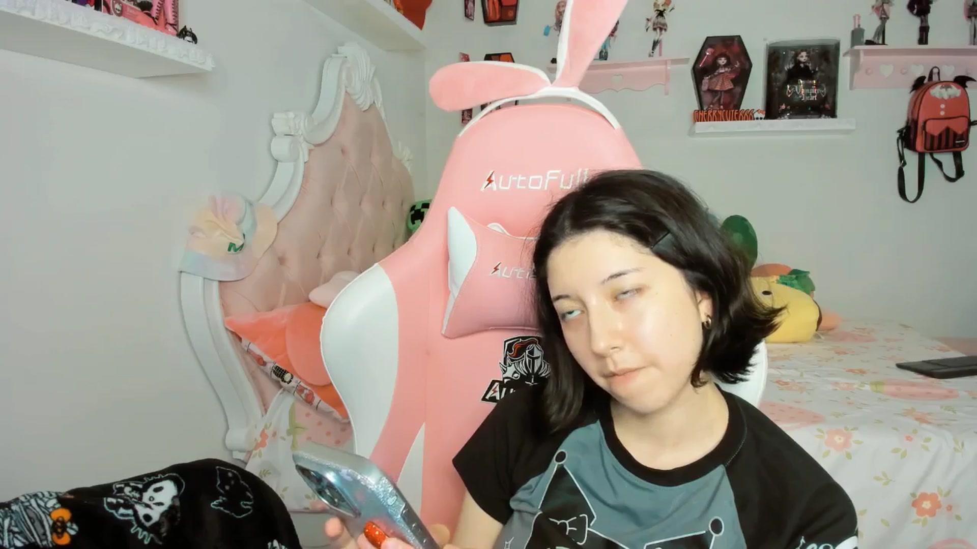 Gallery image thumbnail from Cherrycute666's myfreecams stream on, 10/11/2025, 24:49 image 10 of 20