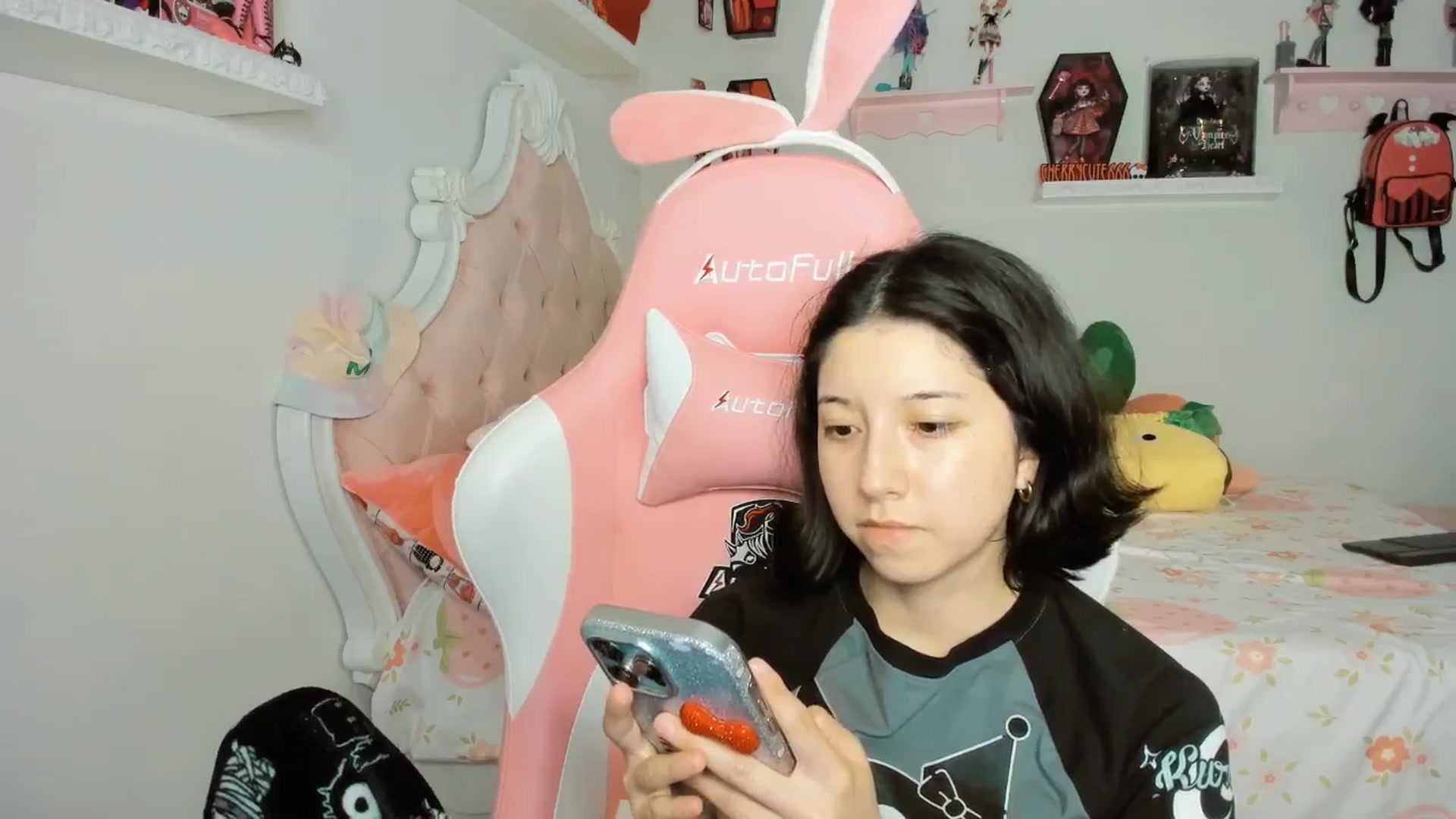Gallery image thumbnail from Cherrycute666's myfreecams stream on, 10/11/2025, 24:49 image 12 of 20