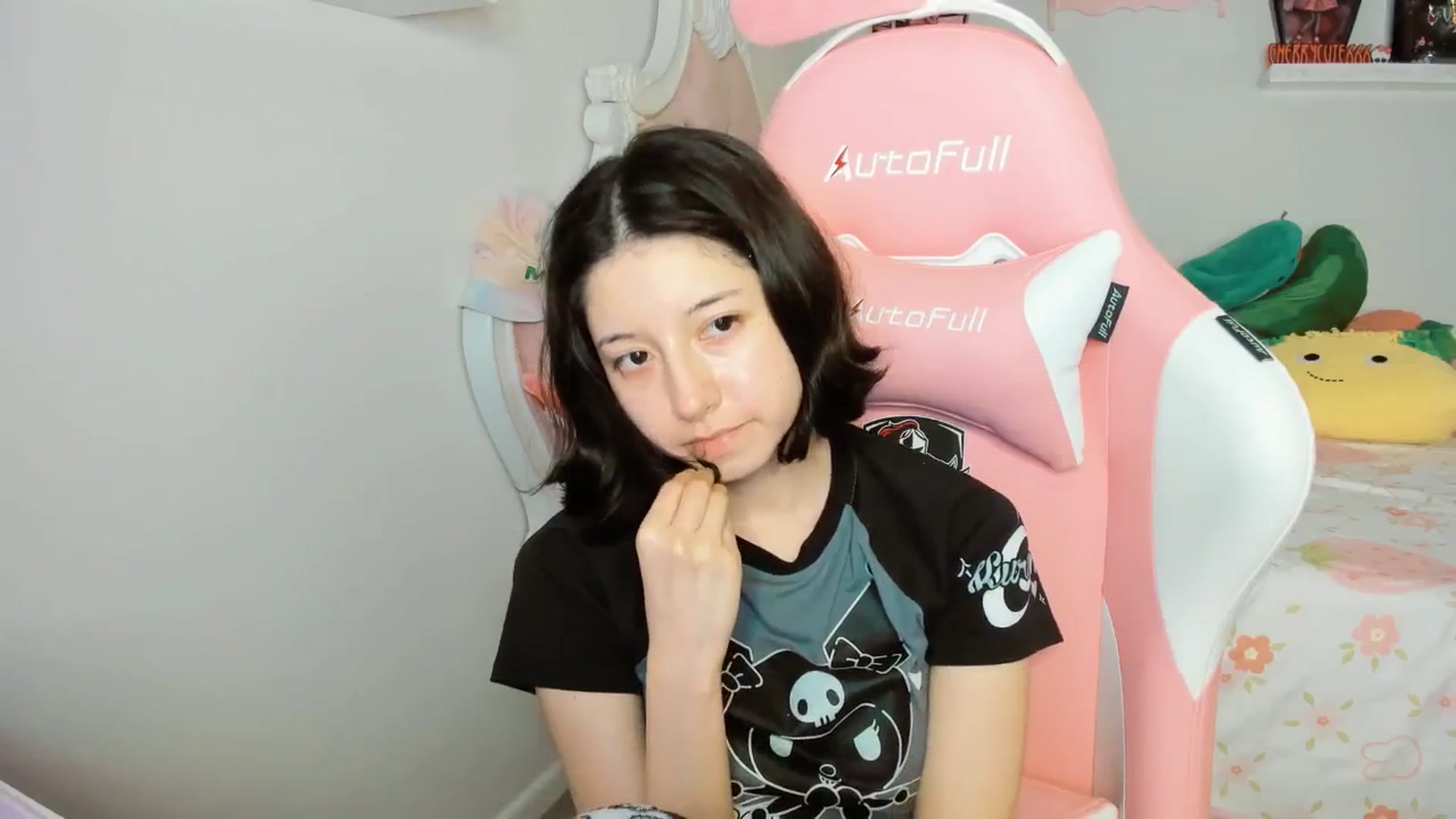 Gallery image thumbnail from Cherrycute666's myfreecams stream on, 10/11/2025, 24:49 image 19 of 20