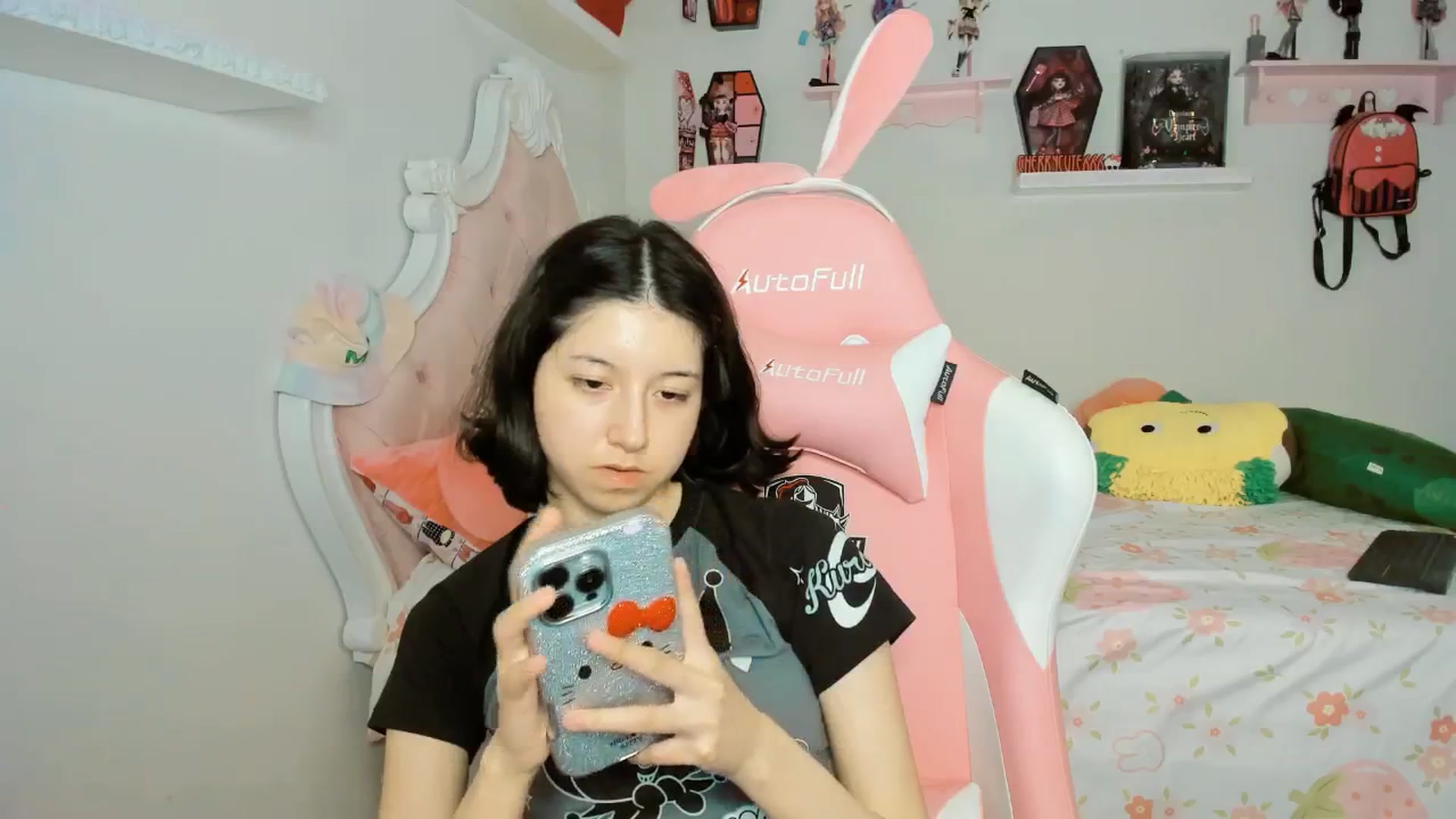 Gallery image thumbnail from Cherrycute666's myfreecams stream on, 10/11/2025, 08:22 image 16 of 20