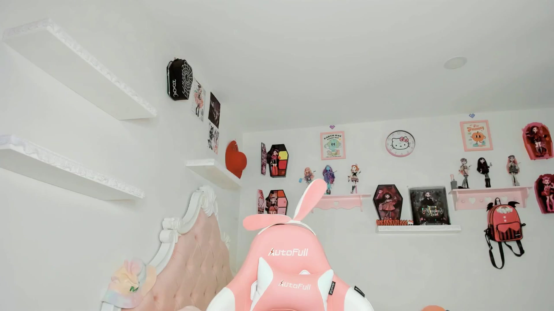 Gallery image thumbnail from Cherrycute666's myfreecams stream on, 10/11/2025, 08:22 image 17 of 20