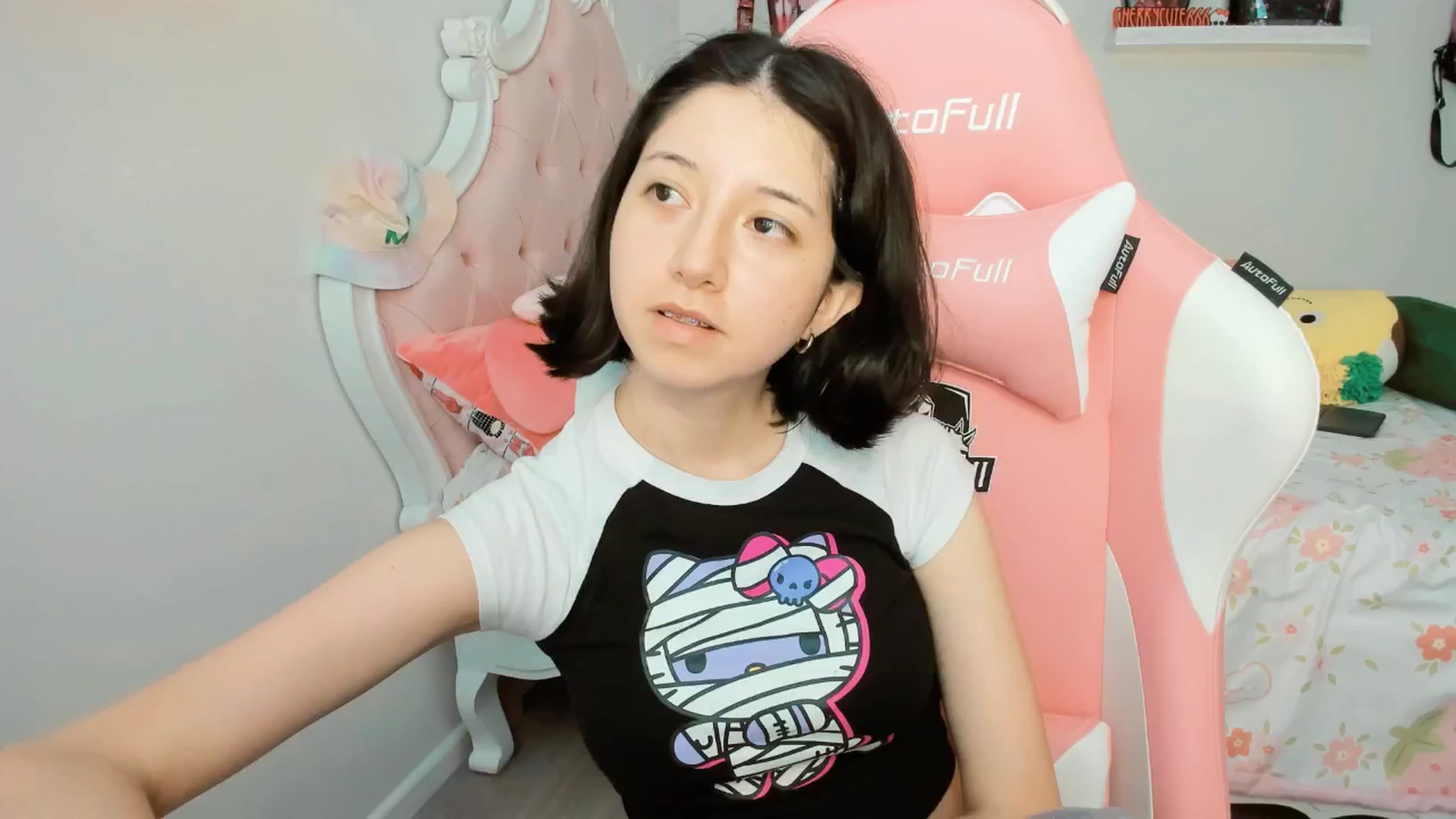 Gallery image thumbnail from Cherrycute666's myfreecams stream on, 10/11/2025, 22:38 image 16 of 20