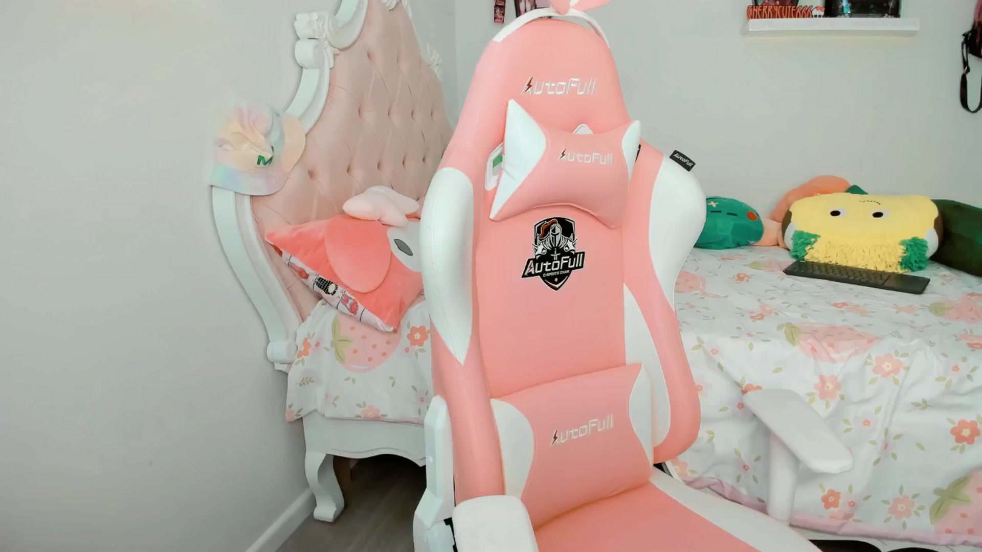 Gallery image thumbnail from Cherrycute666's myfreecams stream on, 10/11/2025, 22:38 image 19 of 20