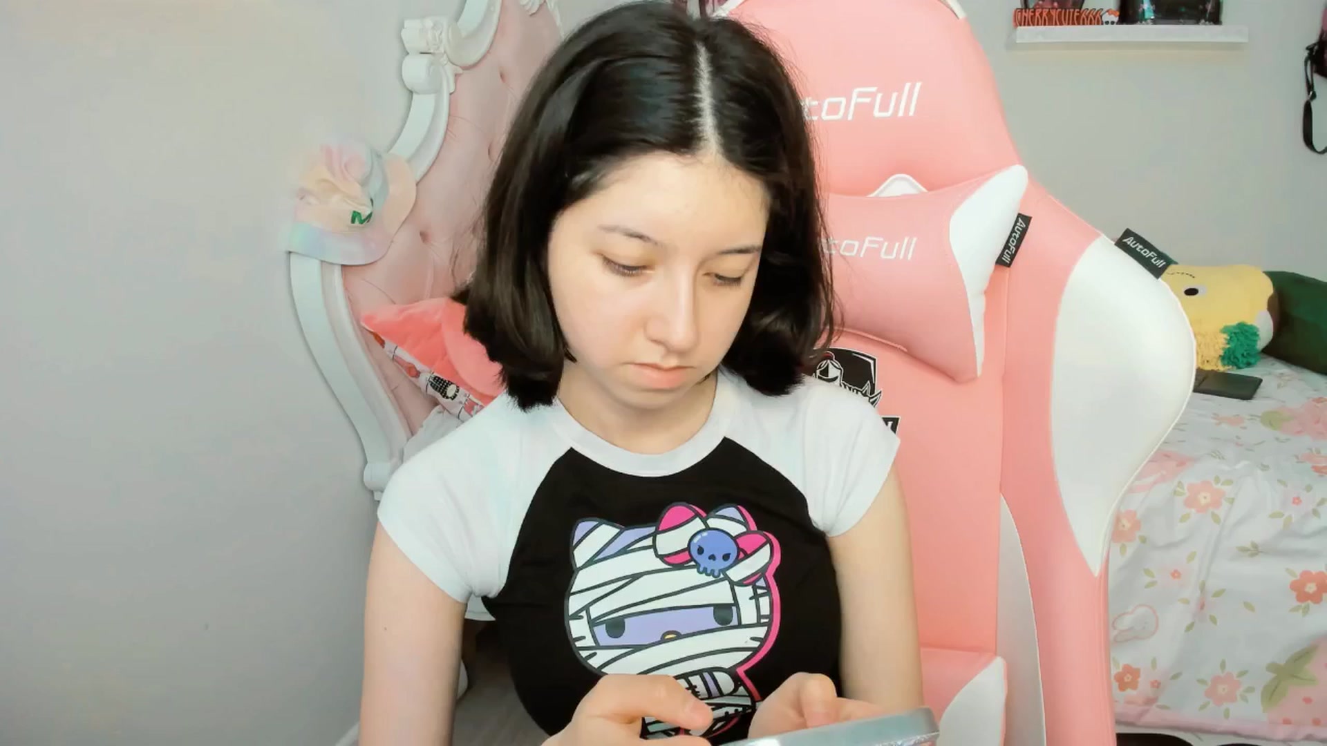Gallery image thumbnail from Cherrycute666's myfreecams stream on, 10/11/2025, 22:38 image 15 of 20