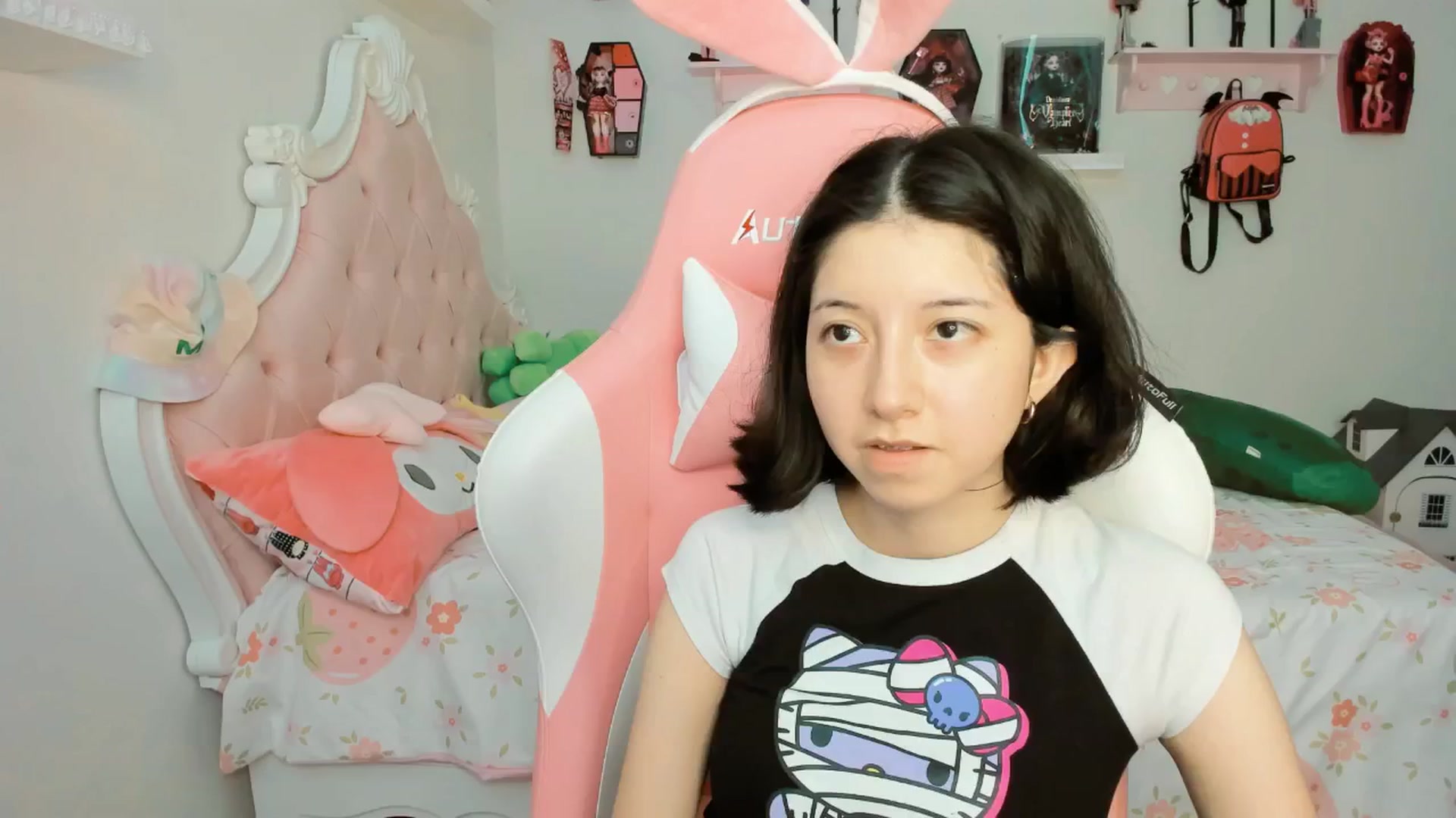 Gallery image thumbnail from Cherrycute666's myfreecams stream on, 10/11/2025, 22:38 image 14 of 20