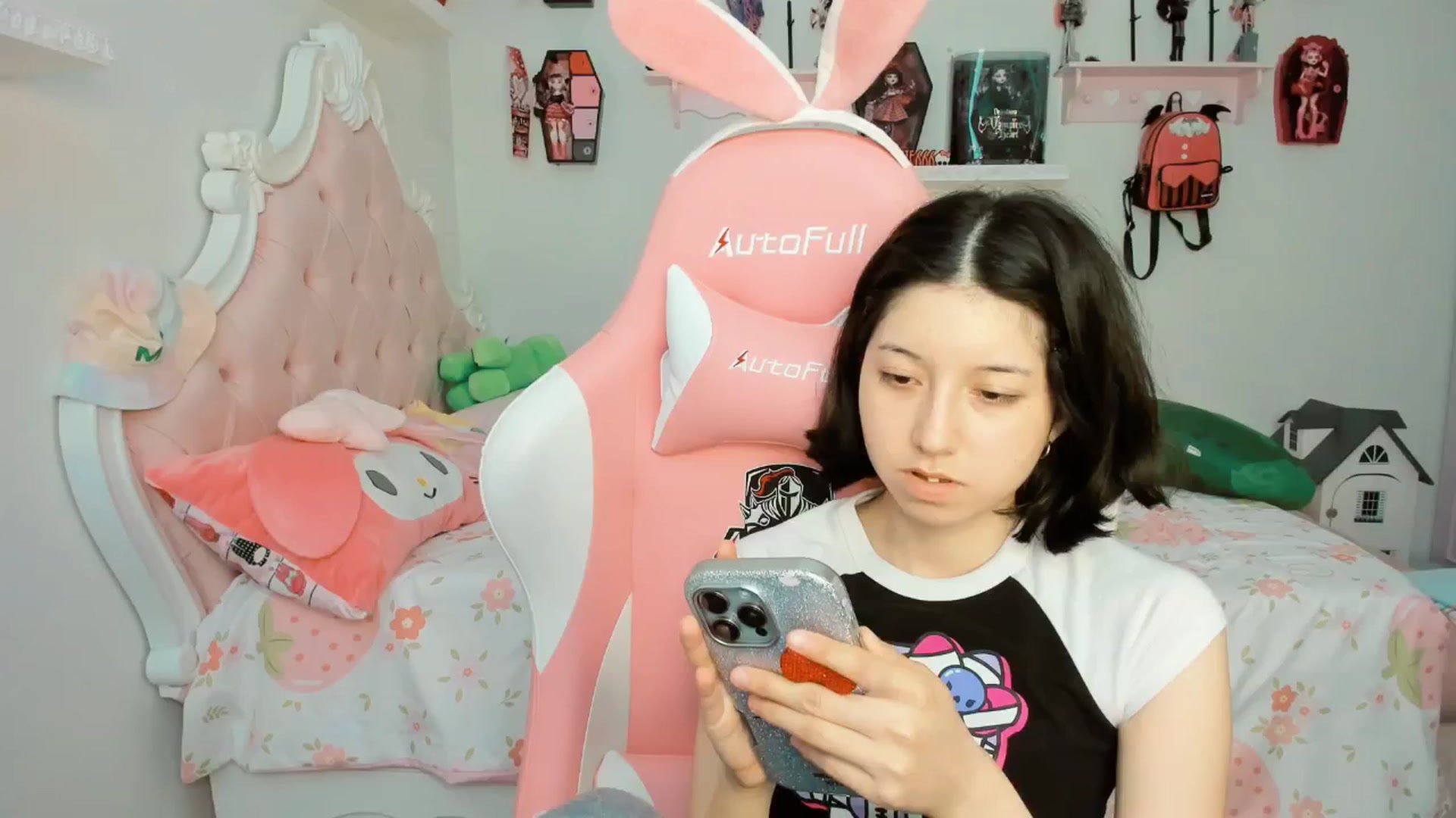 Gallery image thumbnail from Cherrycute666's myfreecams stream on, 10/11/2025, 22:38 image 5 of 20