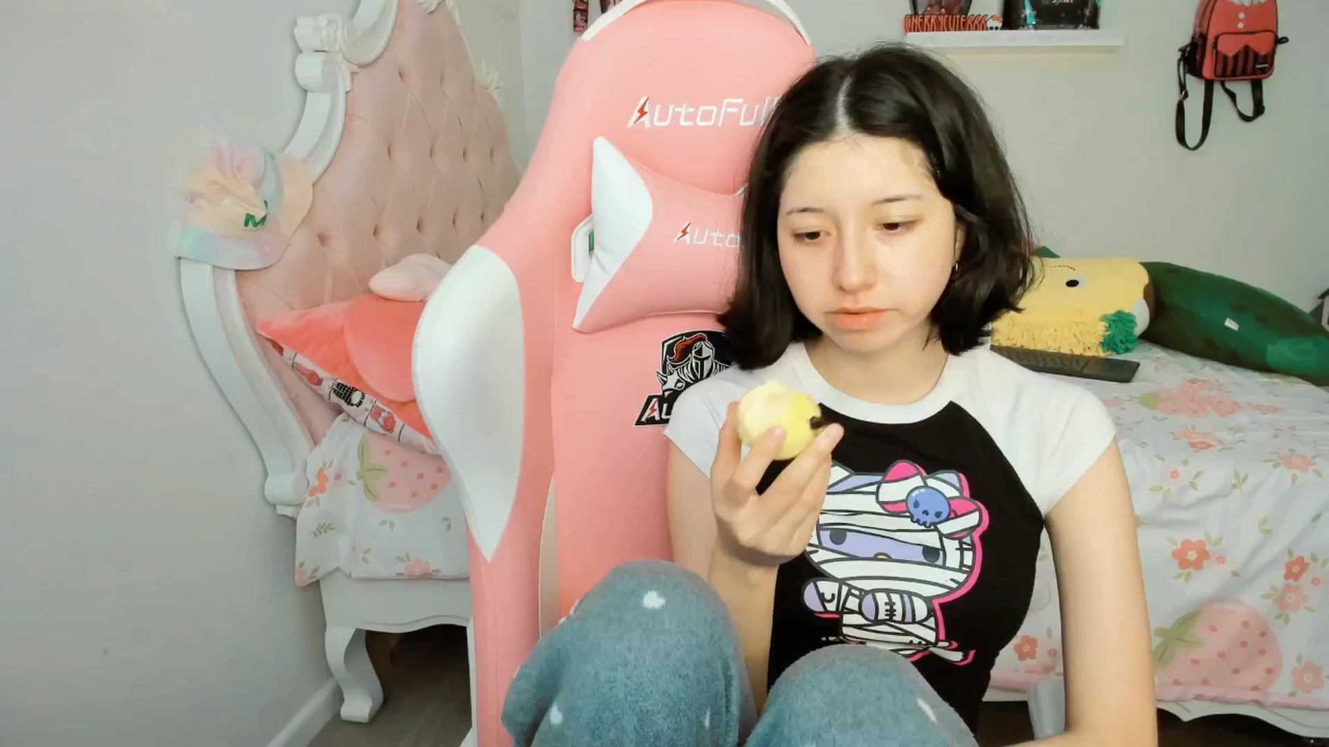 Gallery image thumbnail from Cherrycute666's myfreecams stream on, 10/11/2025, 22:38 image 20 of 20